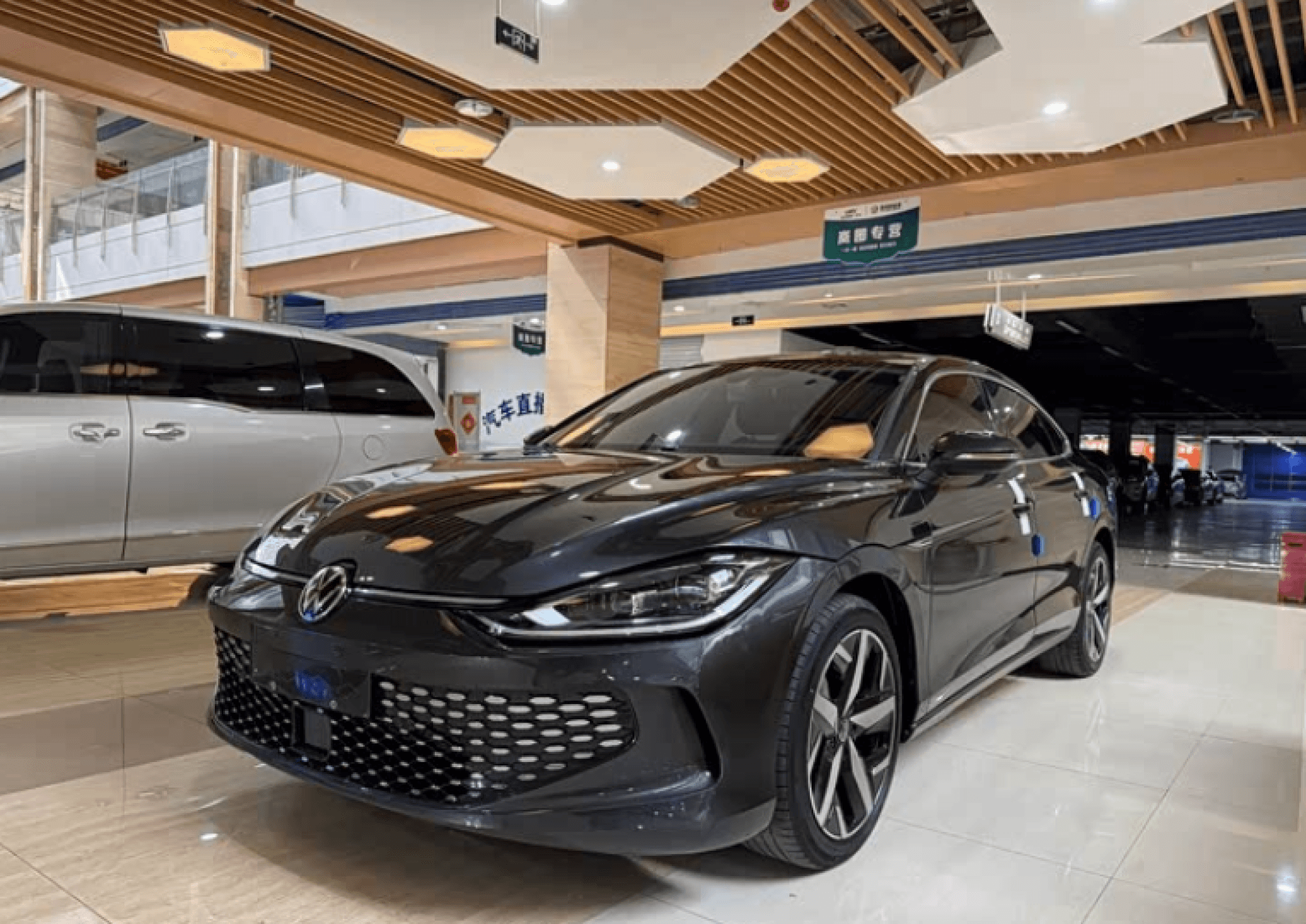 Volkswagen Lamando - 1