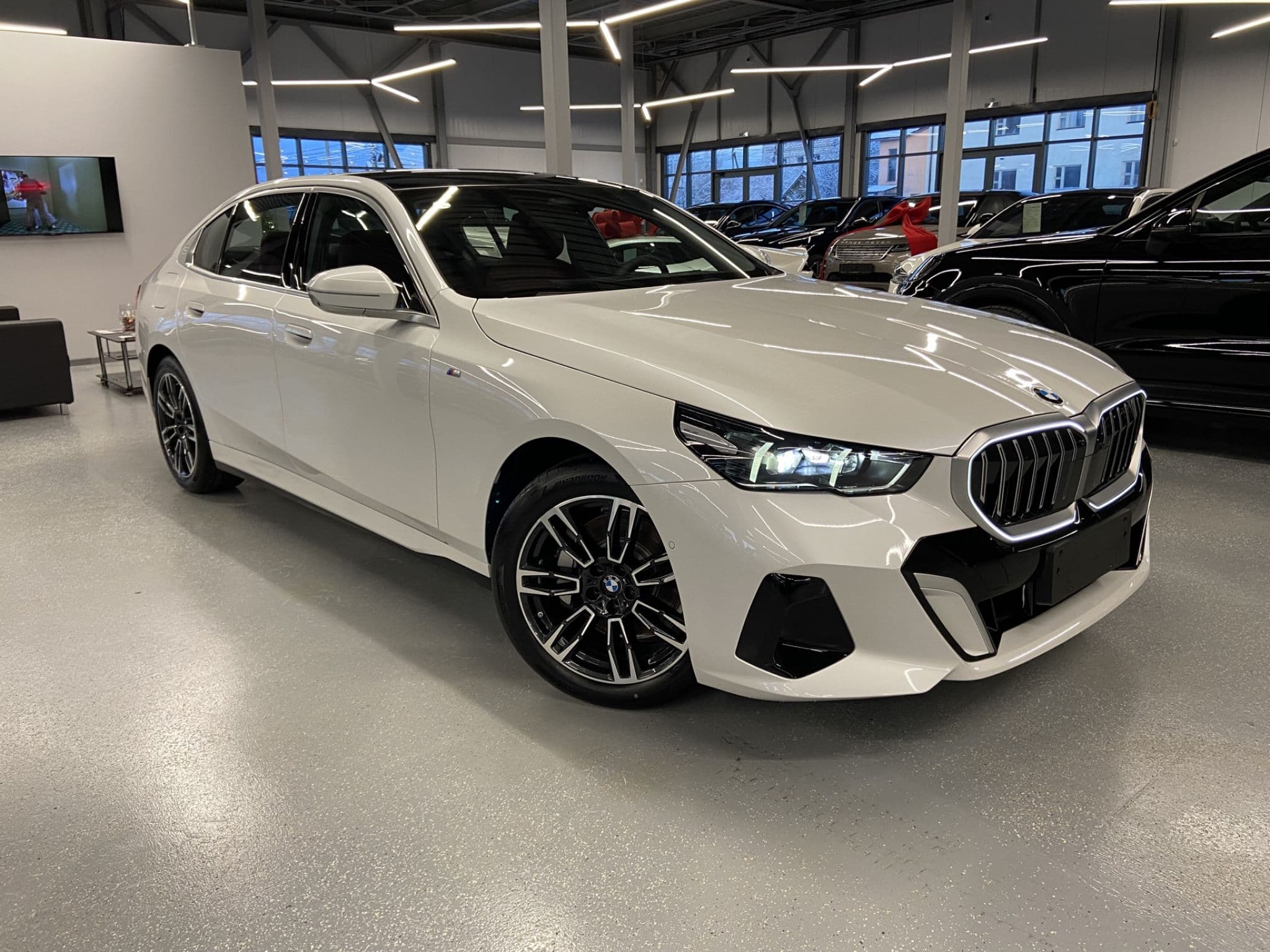 BMW 5 серия - 1