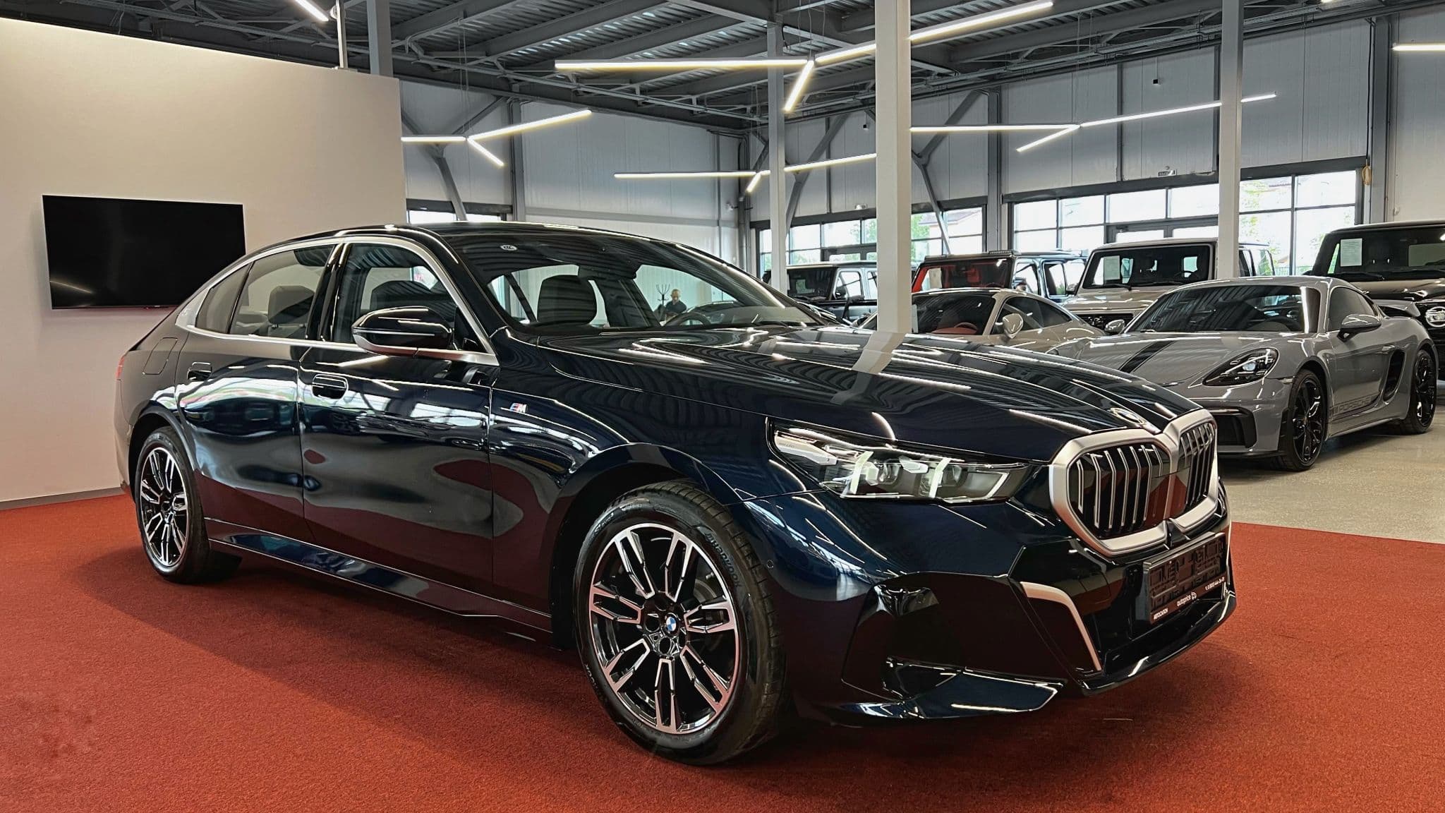 BMW 5 серия - 1