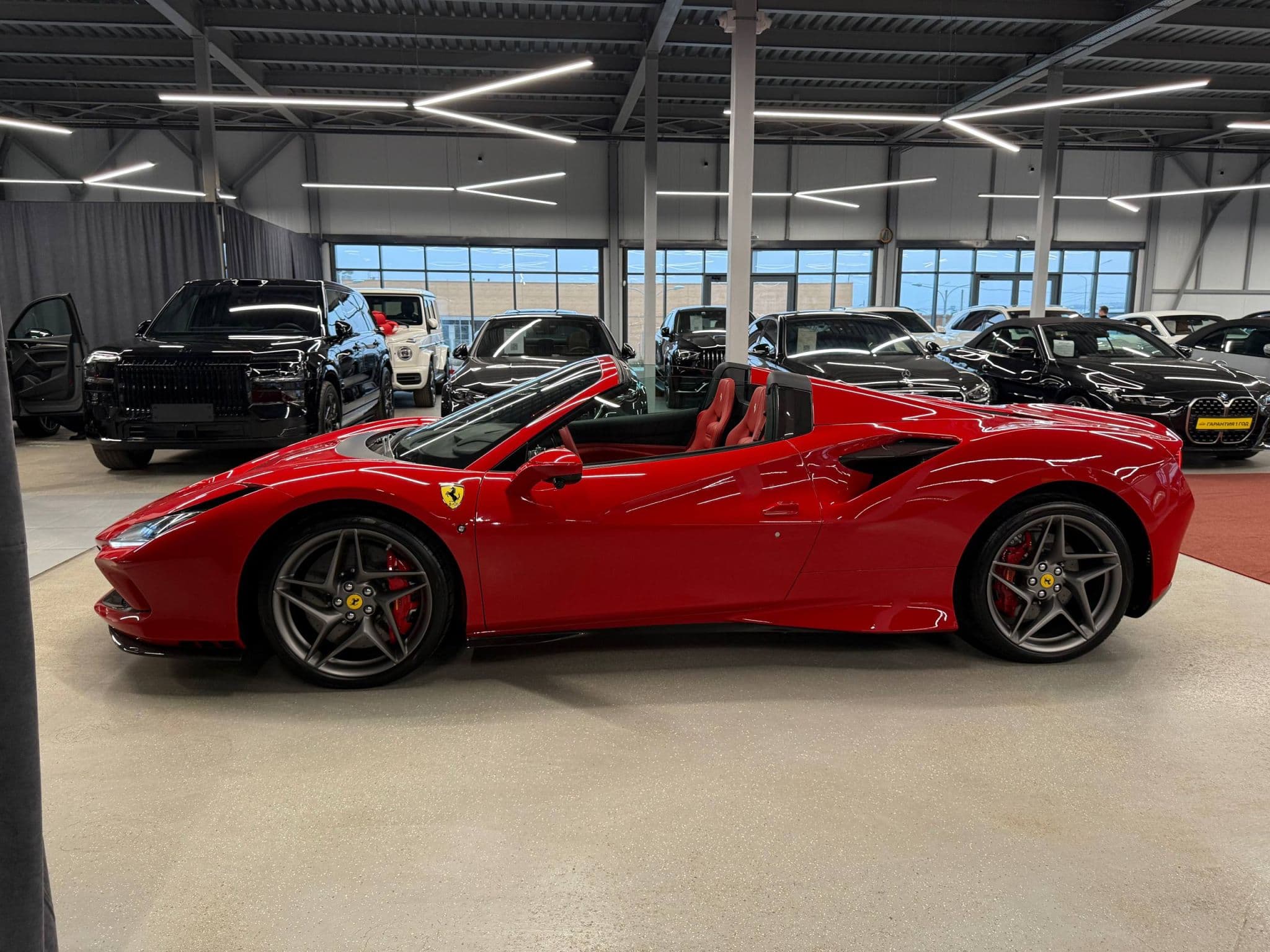 Ferrari F8 Spider - 4