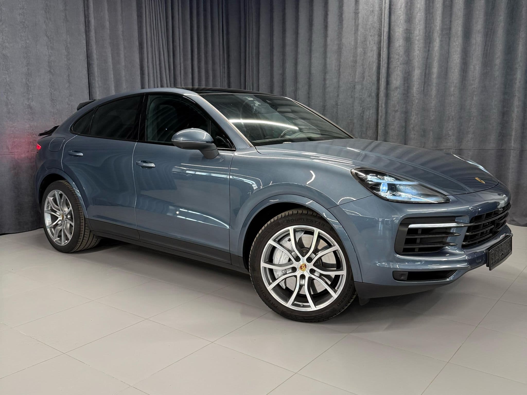 Porsche Cayenne - 2