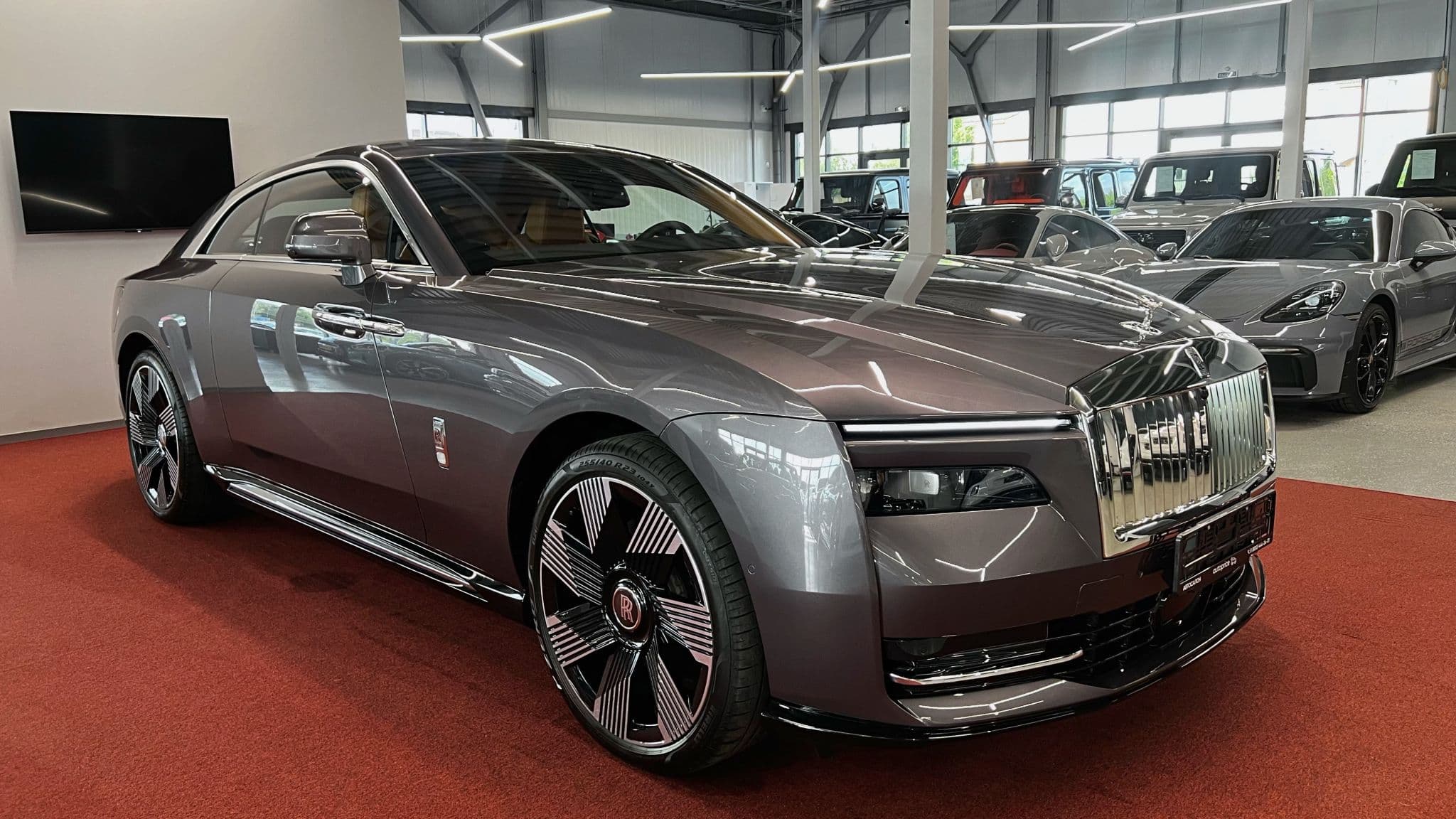 Rolls-Royce Spectre - 2