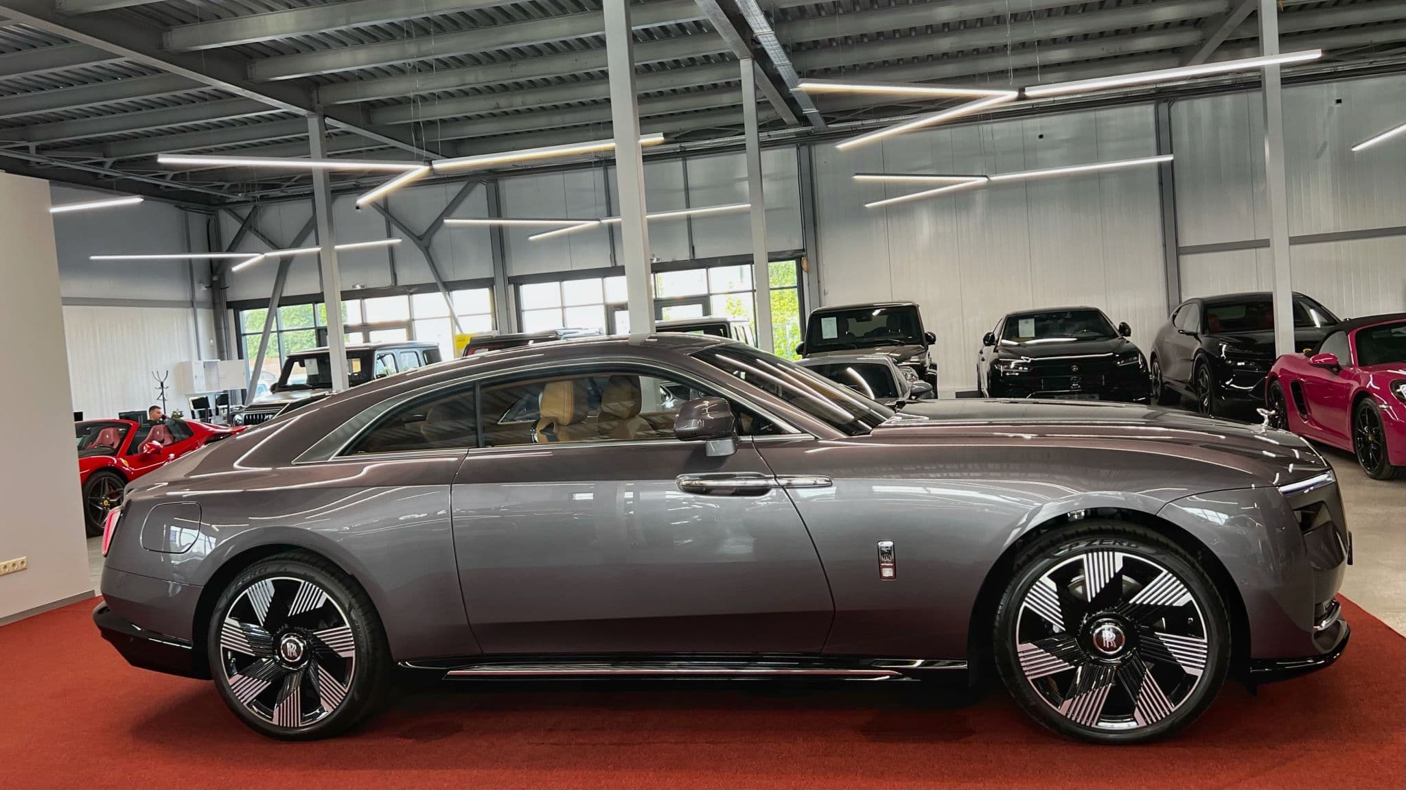 Rolls-Royce Spectre - 3