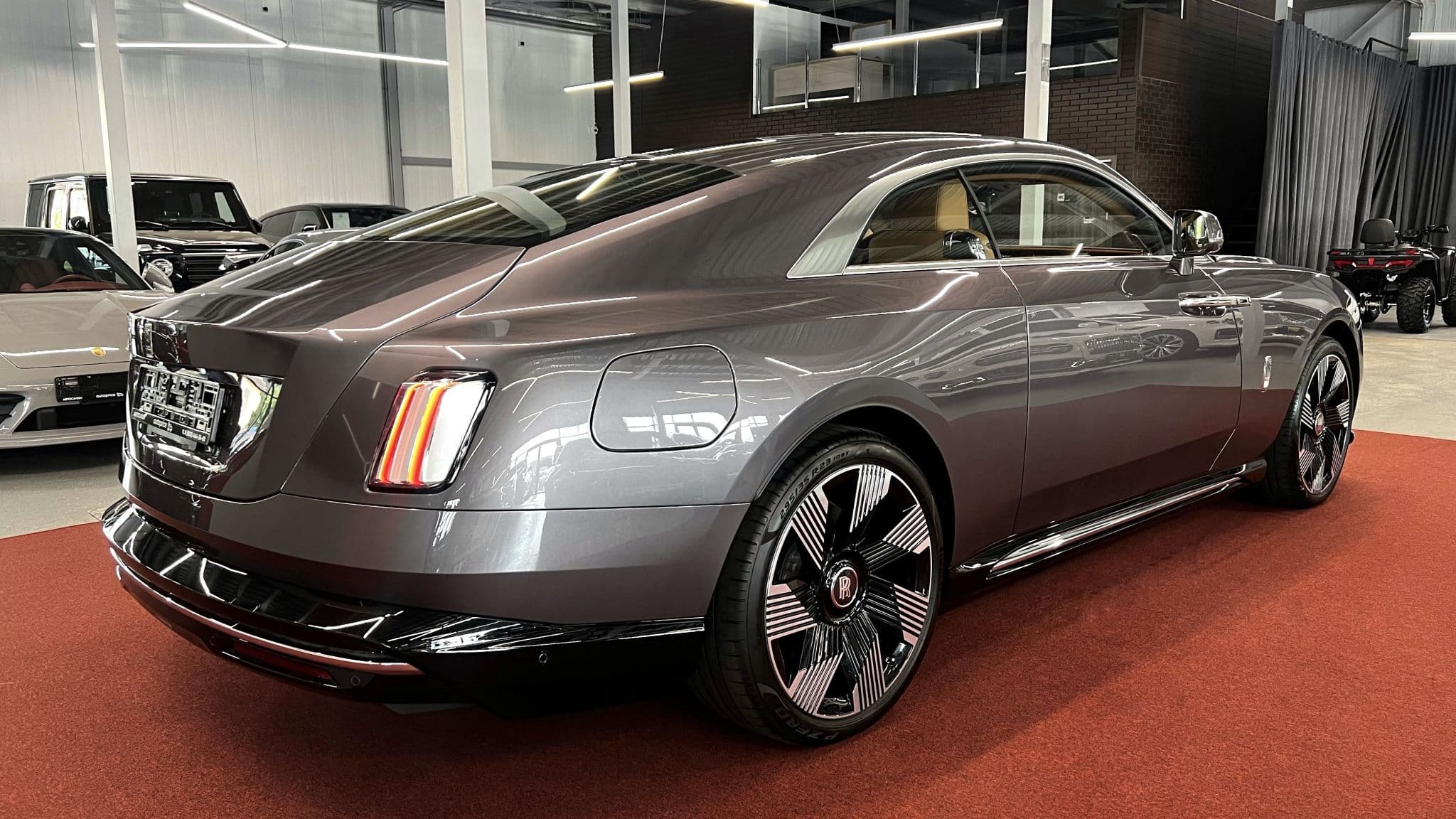 Rolls-Royce Spectre - 4