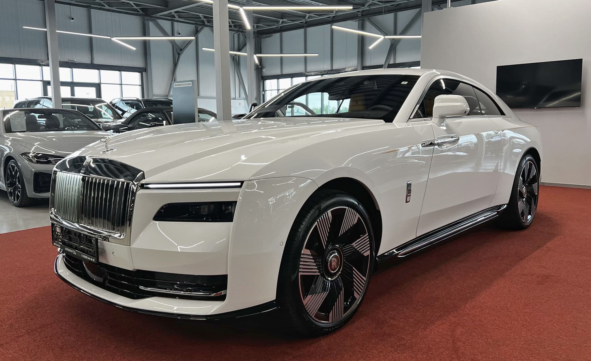 Rolls-Royce Spectre - 4
