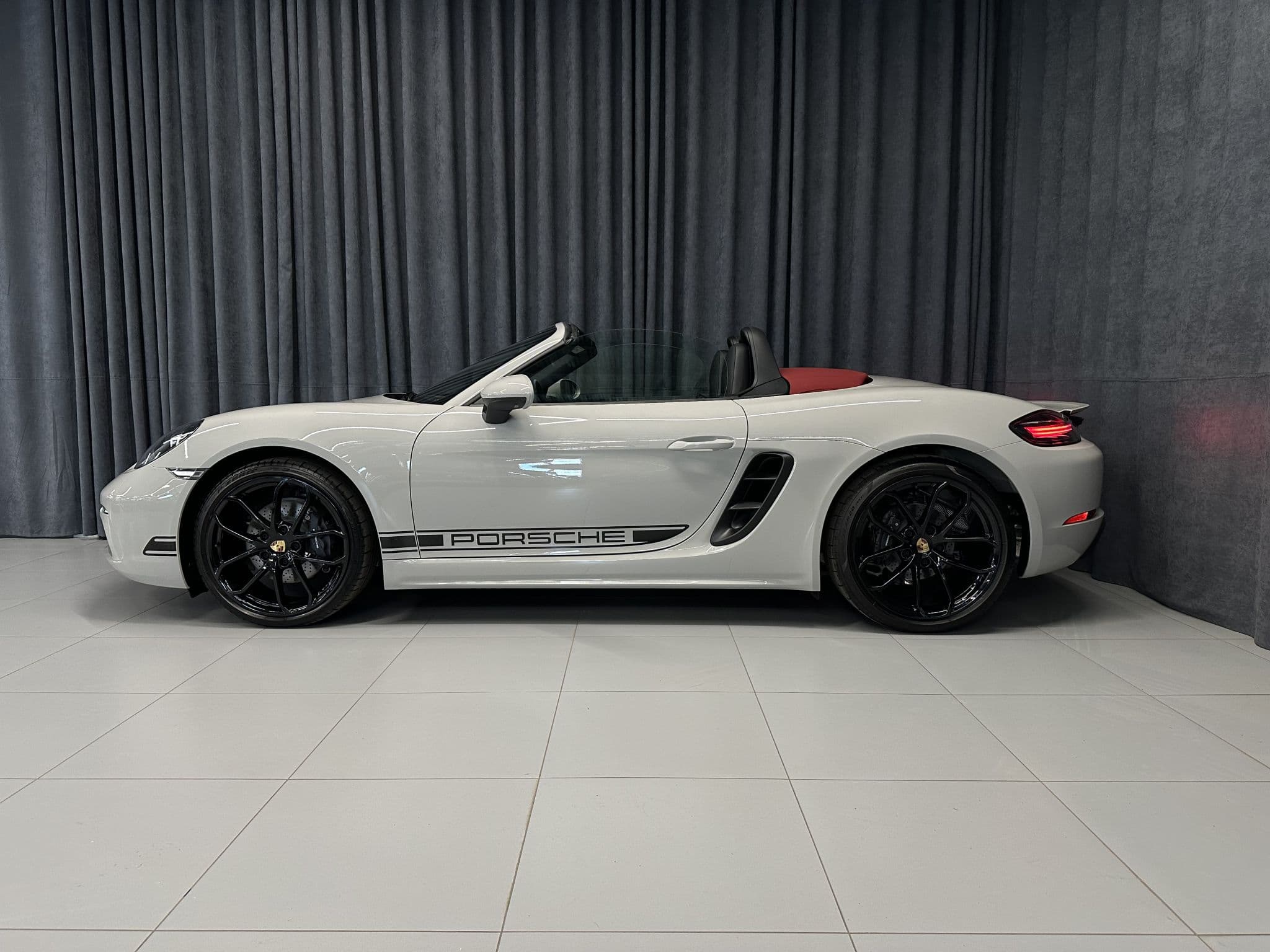 Porsche Boxster - 4