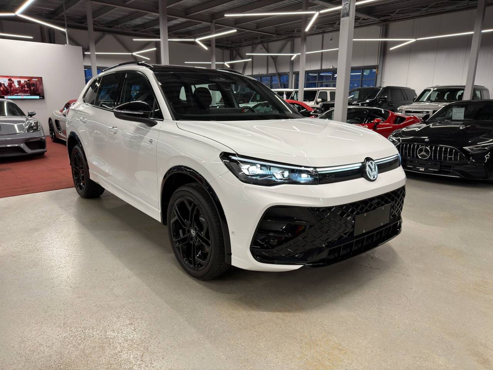 Volkswagen Tiguan - 3