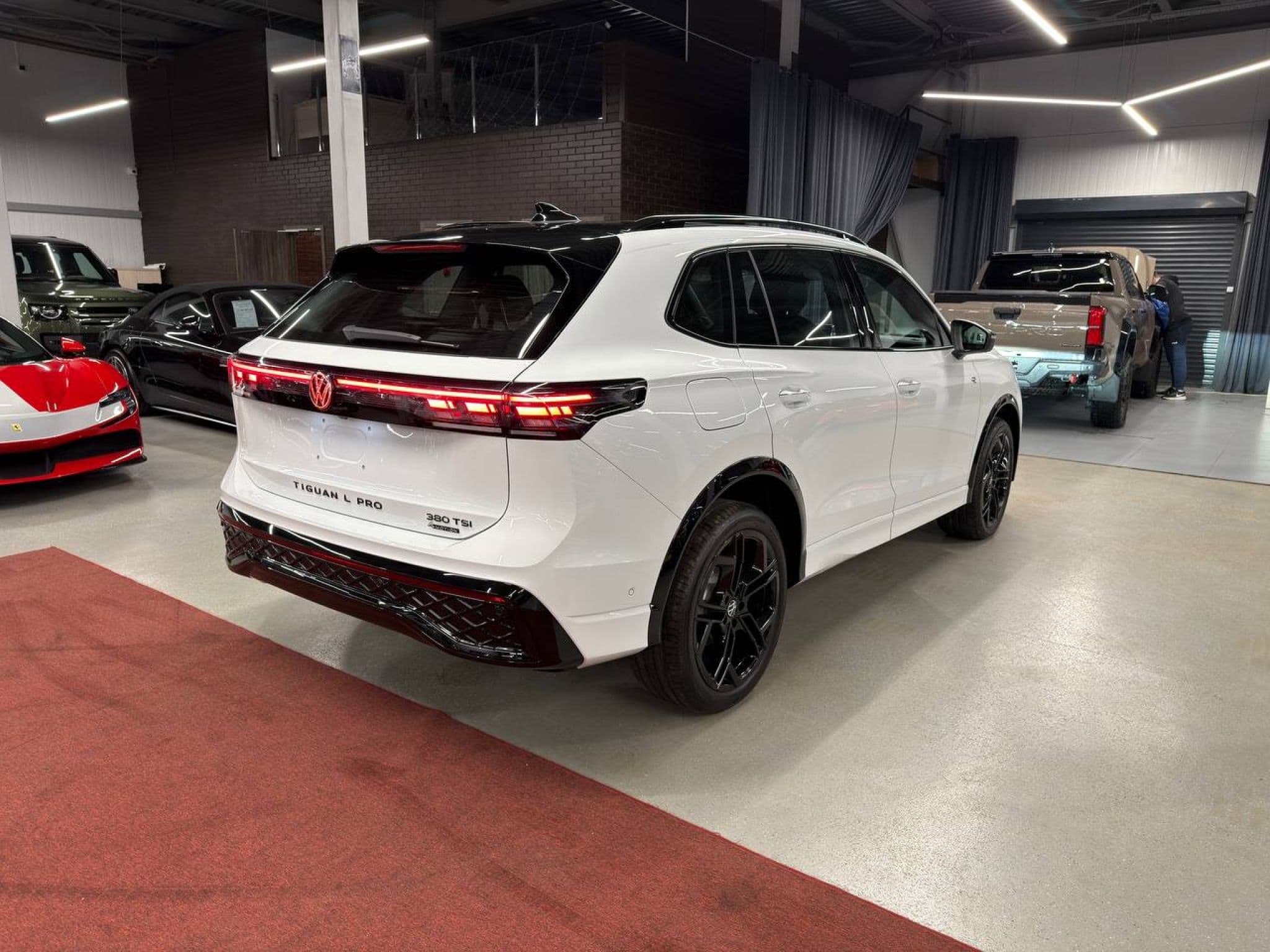 Volkswagen Tiguan - 5