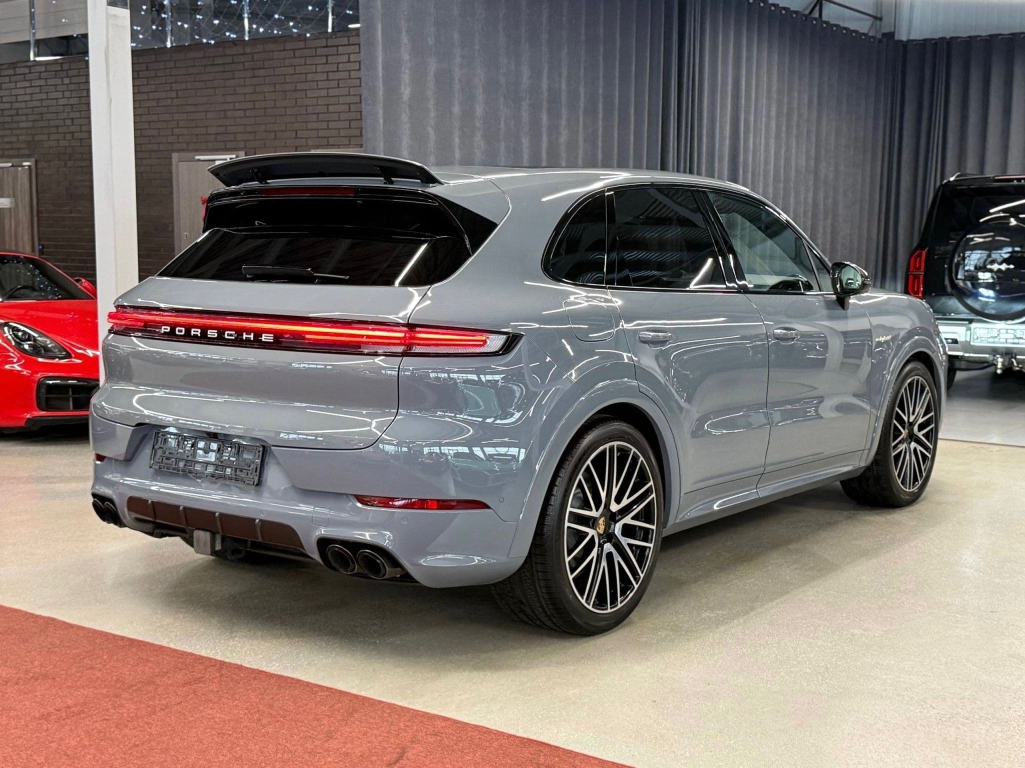 Porsche Cayenne - 5