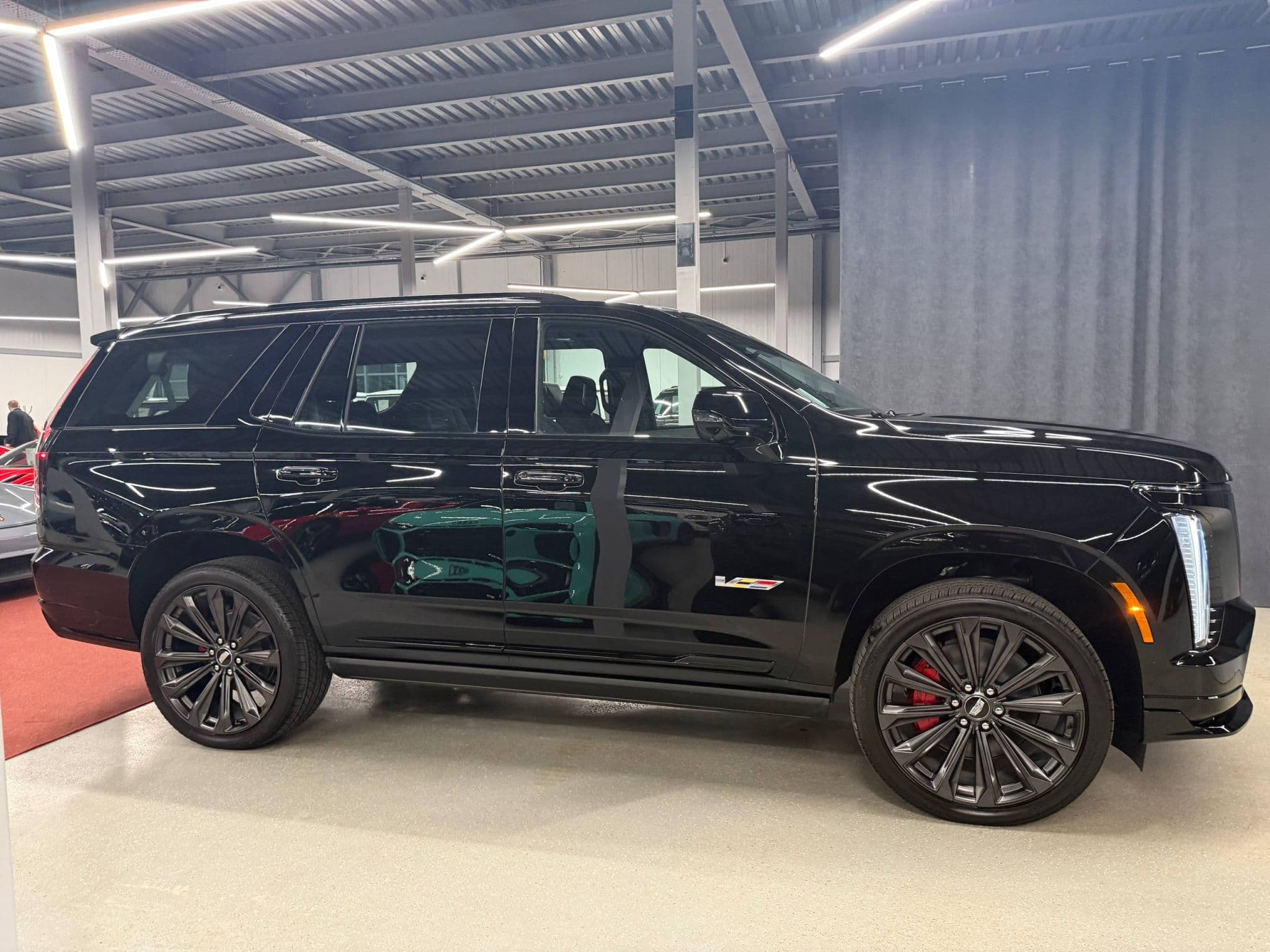 Cadillac Escalade-V - 4