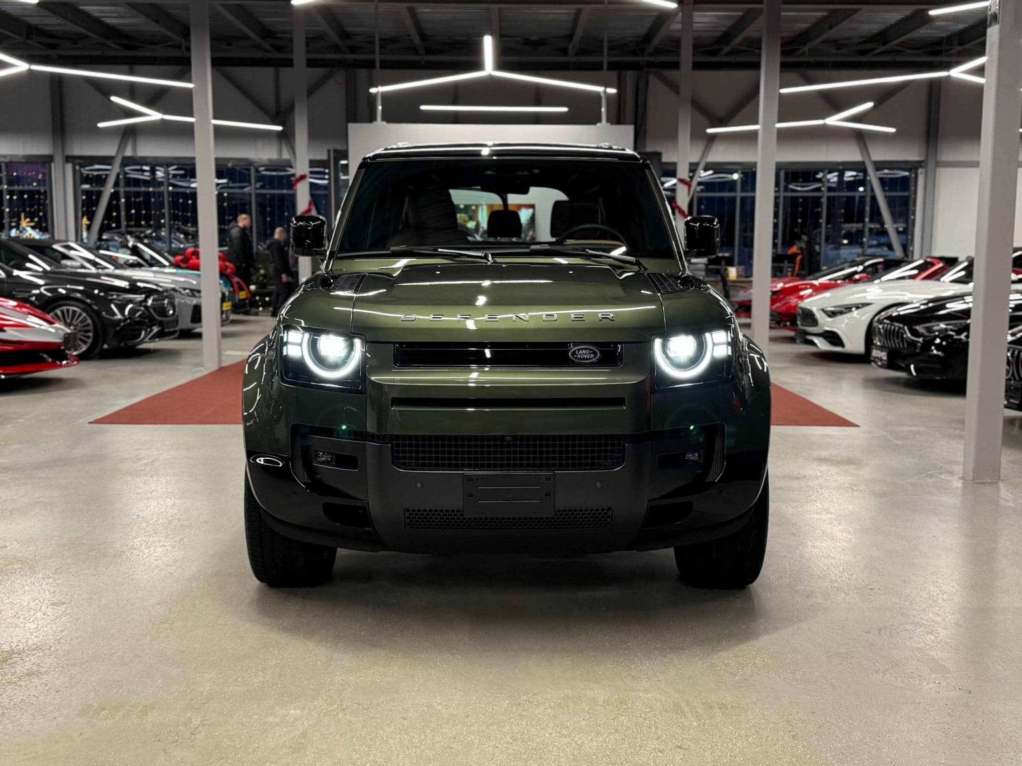 Land Rover Defender - 3