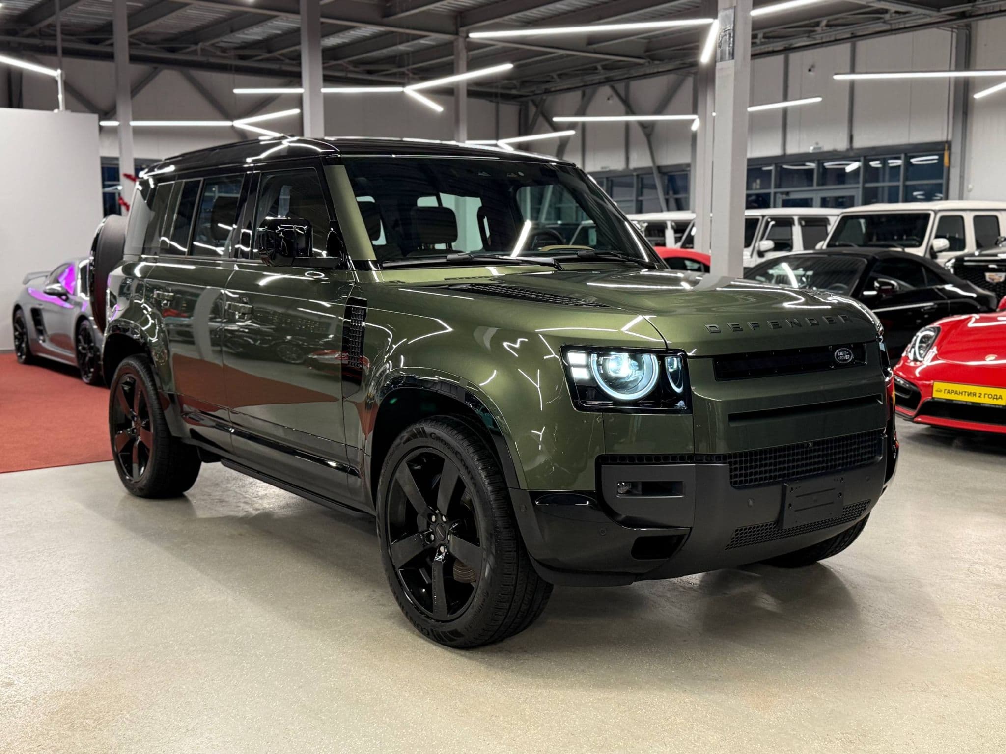 Land Rover Defender - 1