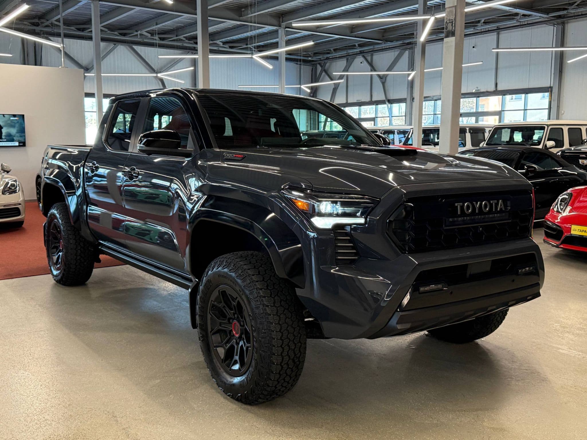 Toyota Tacoma - 1