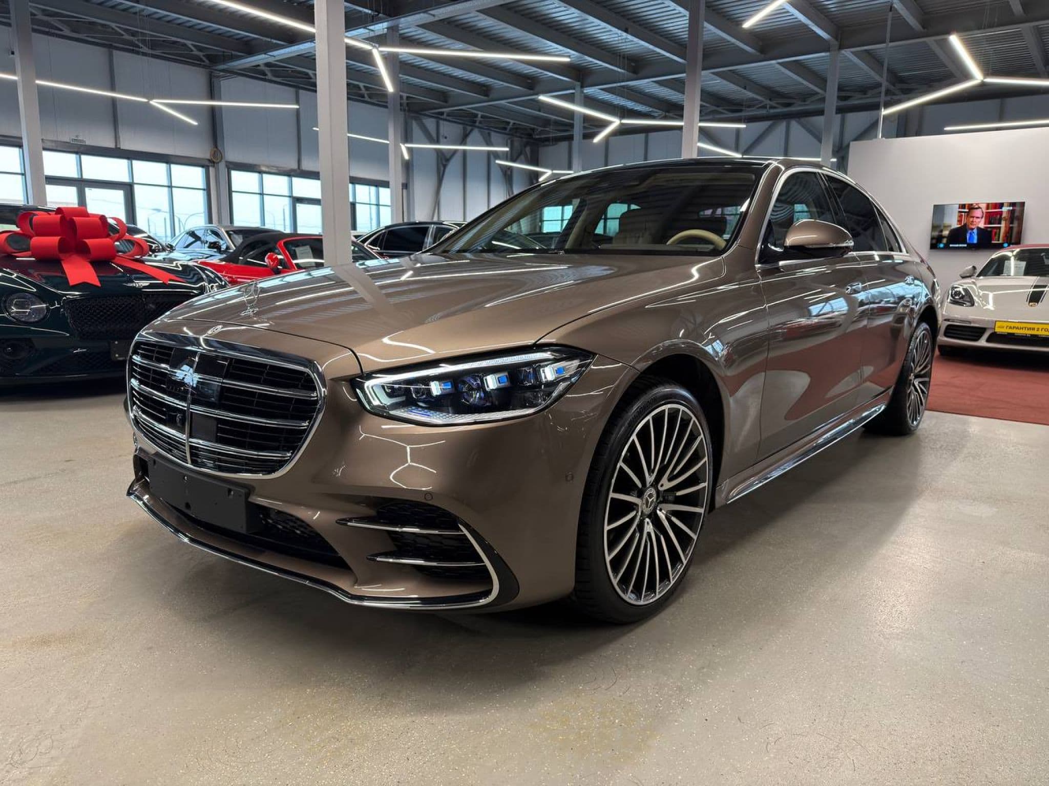 Mercedes-Benz S-Класс - 1