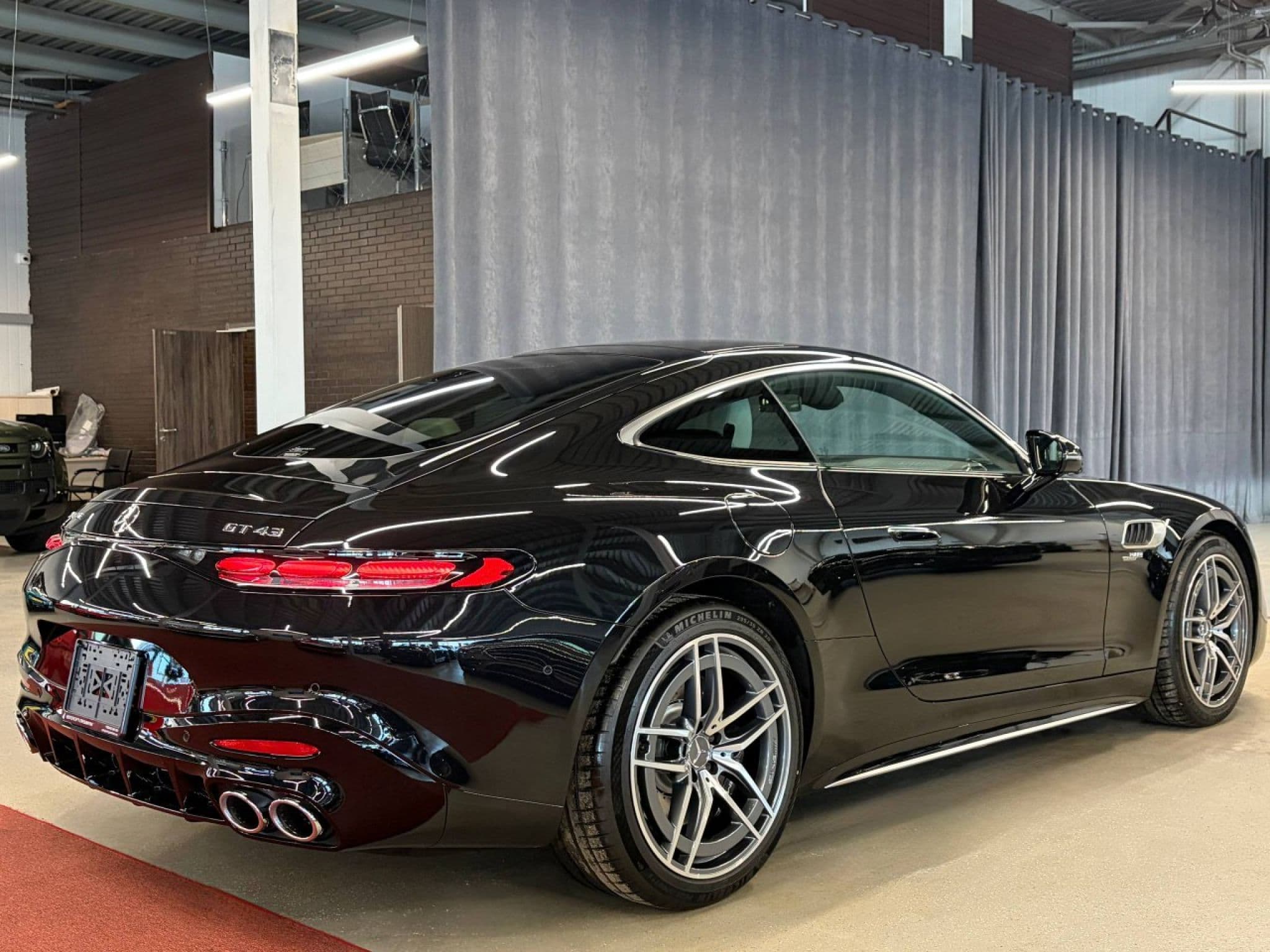 Mercedes-Benz AMG GT - 4