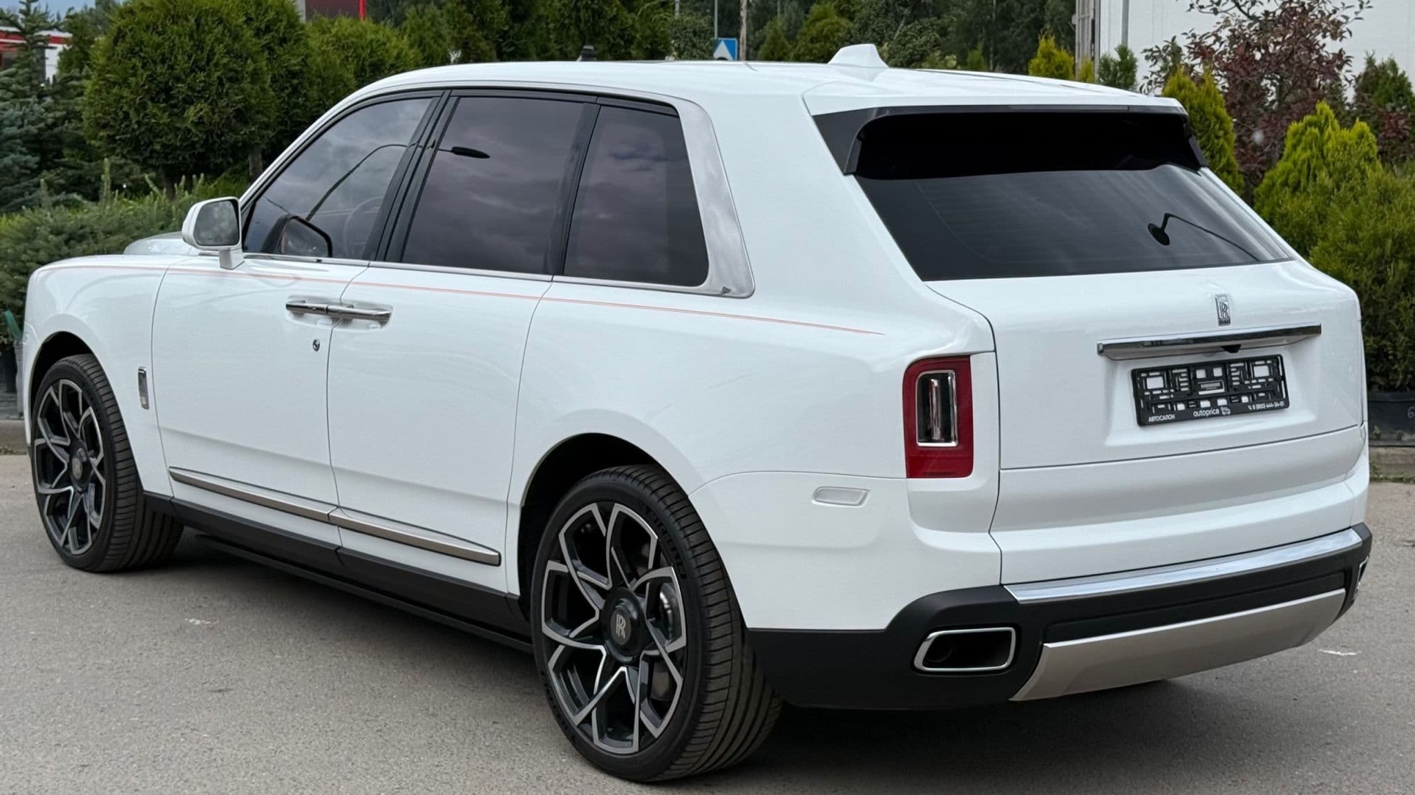 Rolls-Royce Cullinan - 5