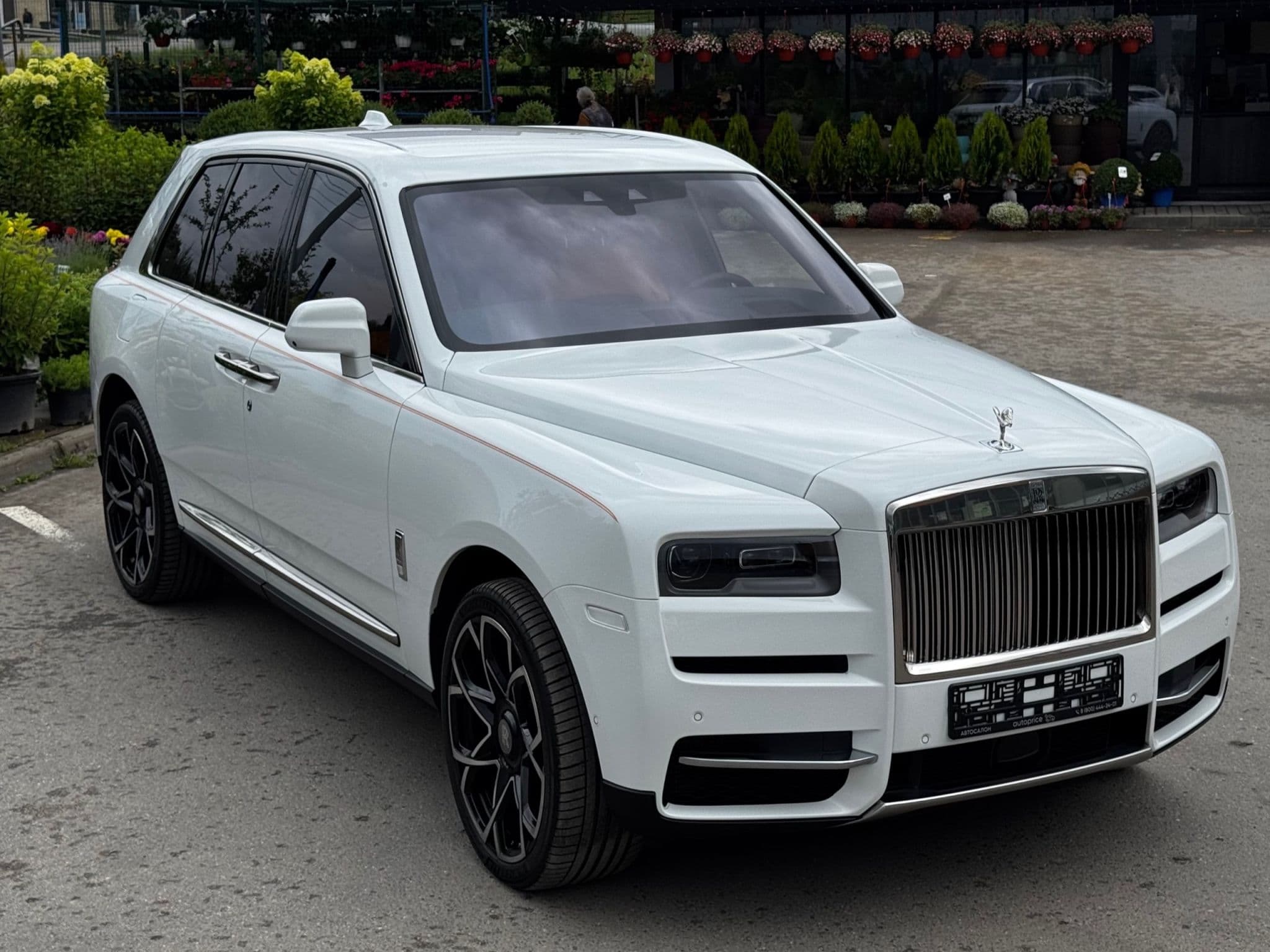 Rolls-Royce Cullinan - 4