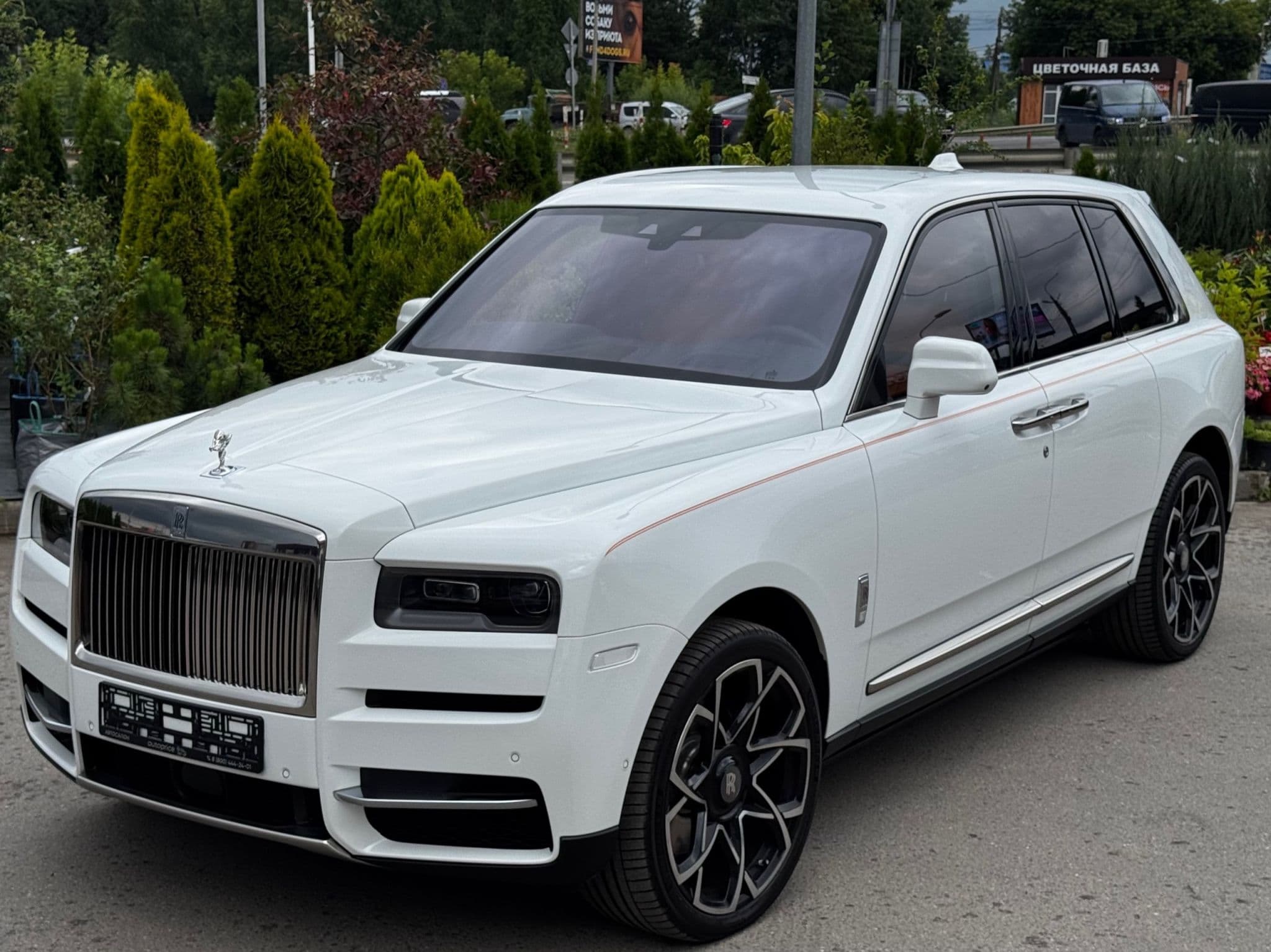 Rolls-Royce Cullinan - 2