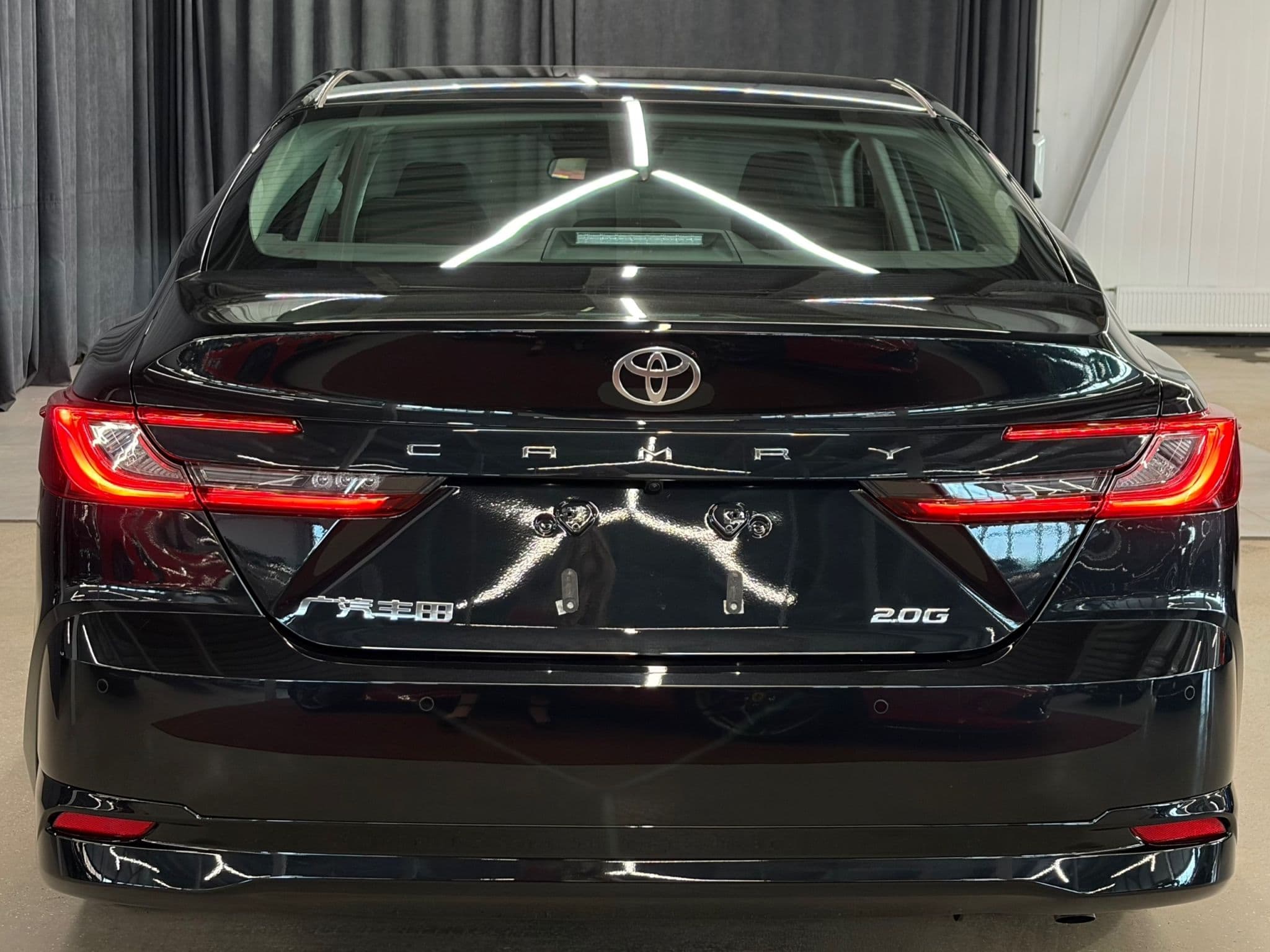 Toyota Camry - 5