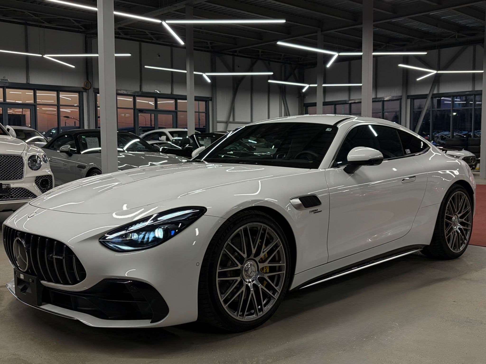 Mercedes-Benz AMG GT - 1