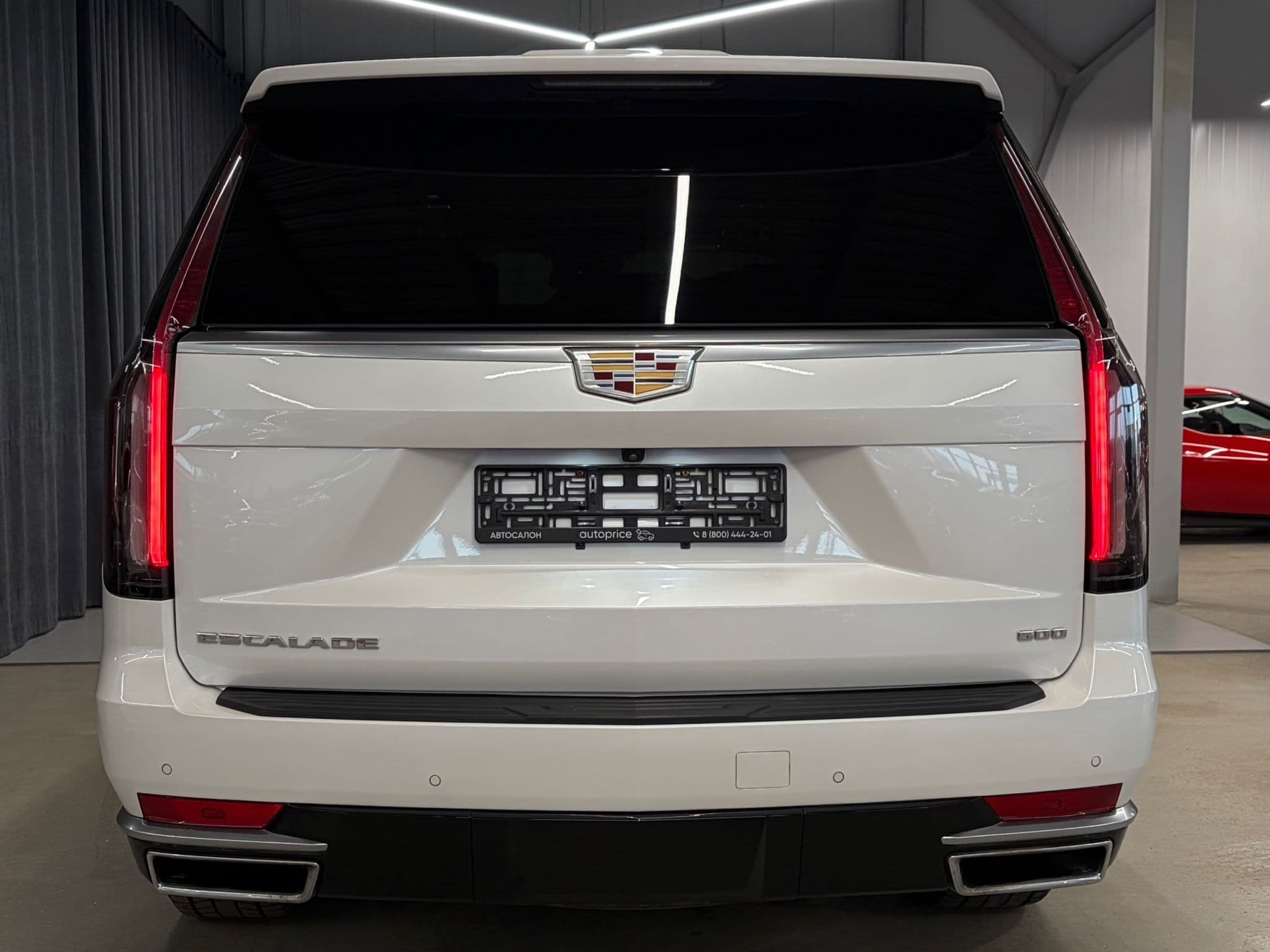 Cadillac Escalade - 5