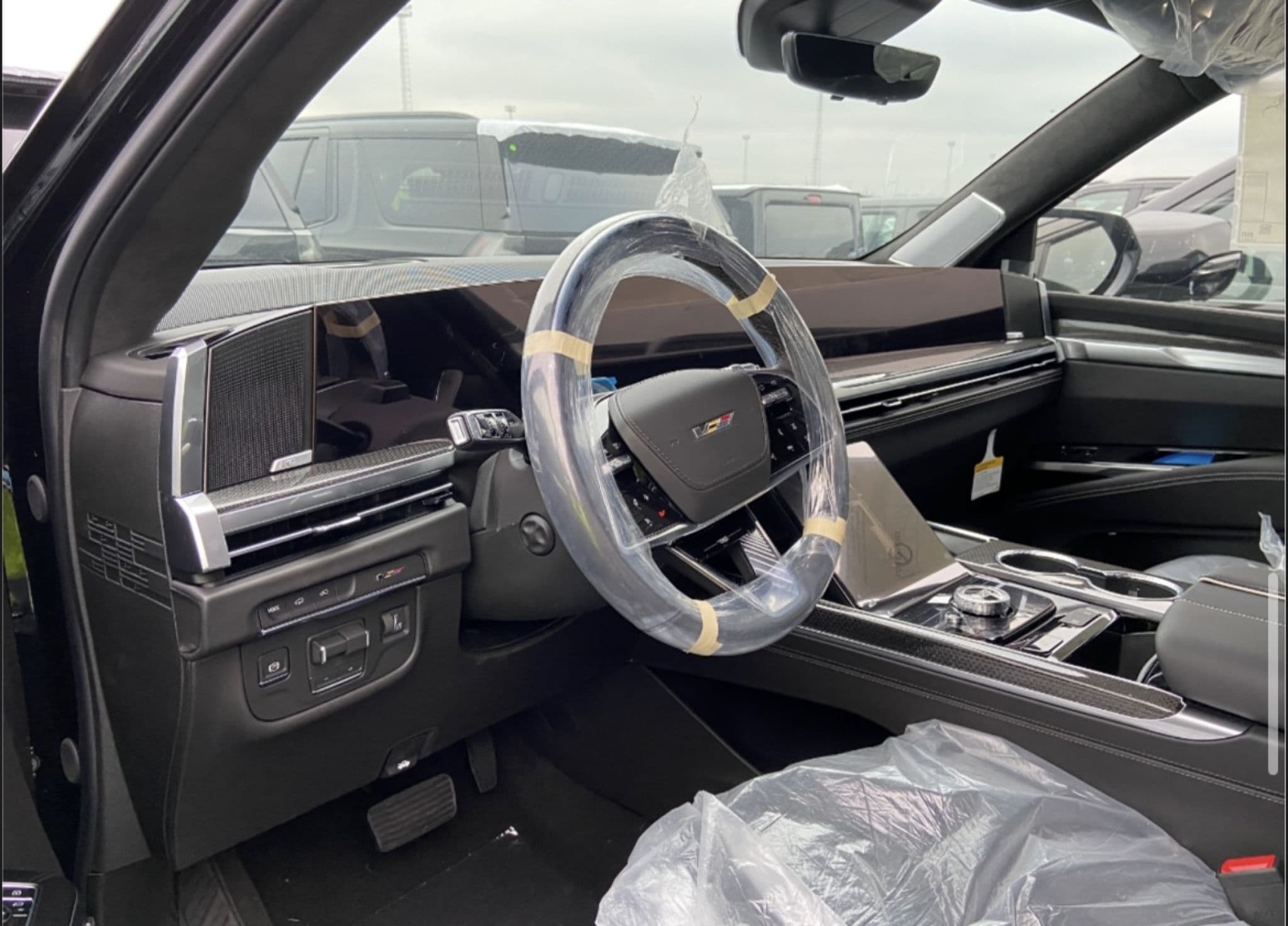 Cadillac Escalade-V - 4