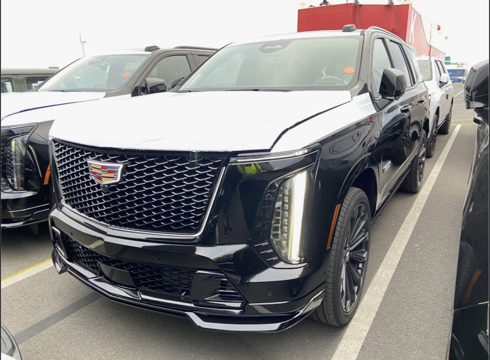 Cadillac Escalade-V - 1