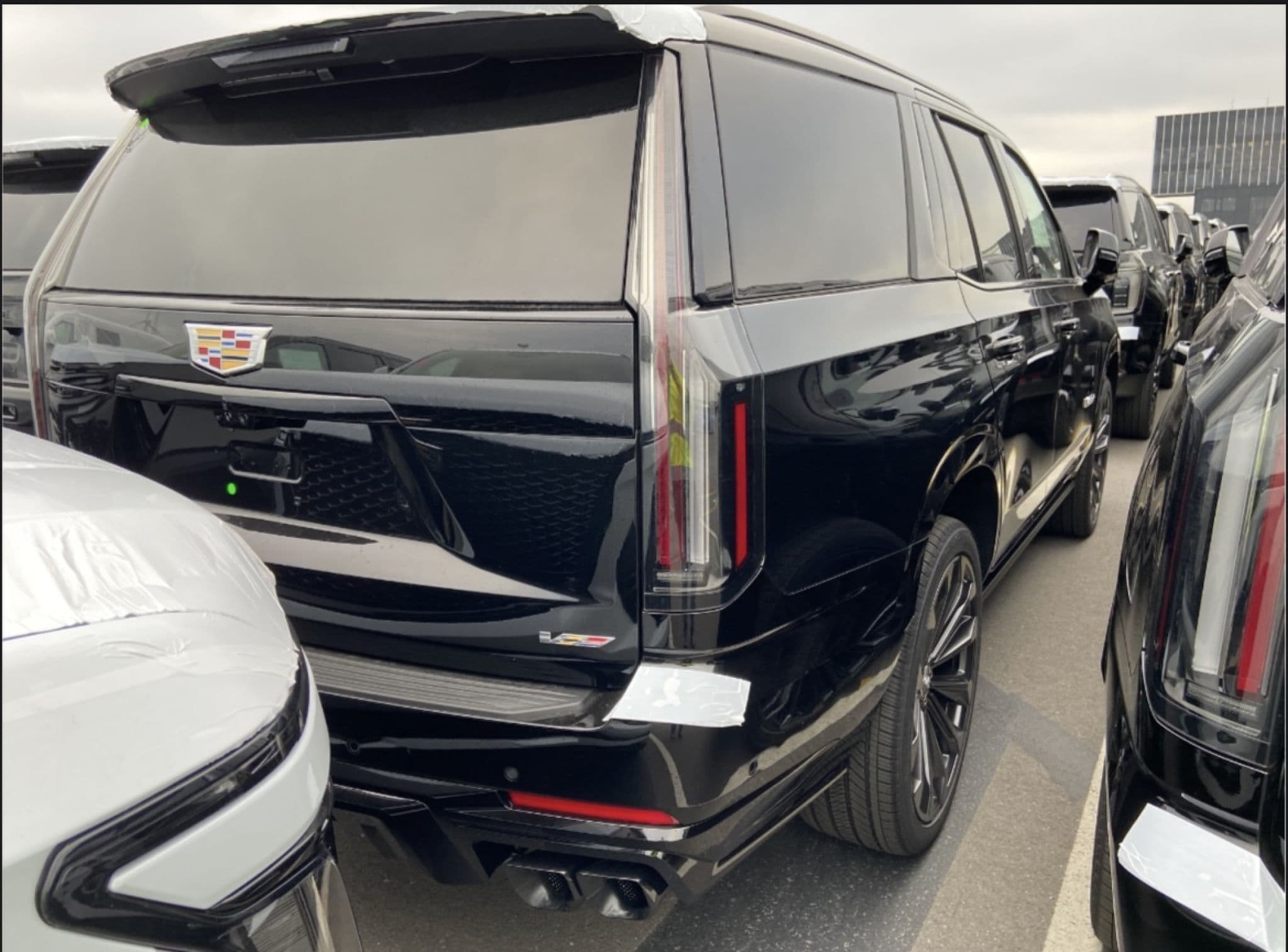 Cadillac Escalade-V - 3