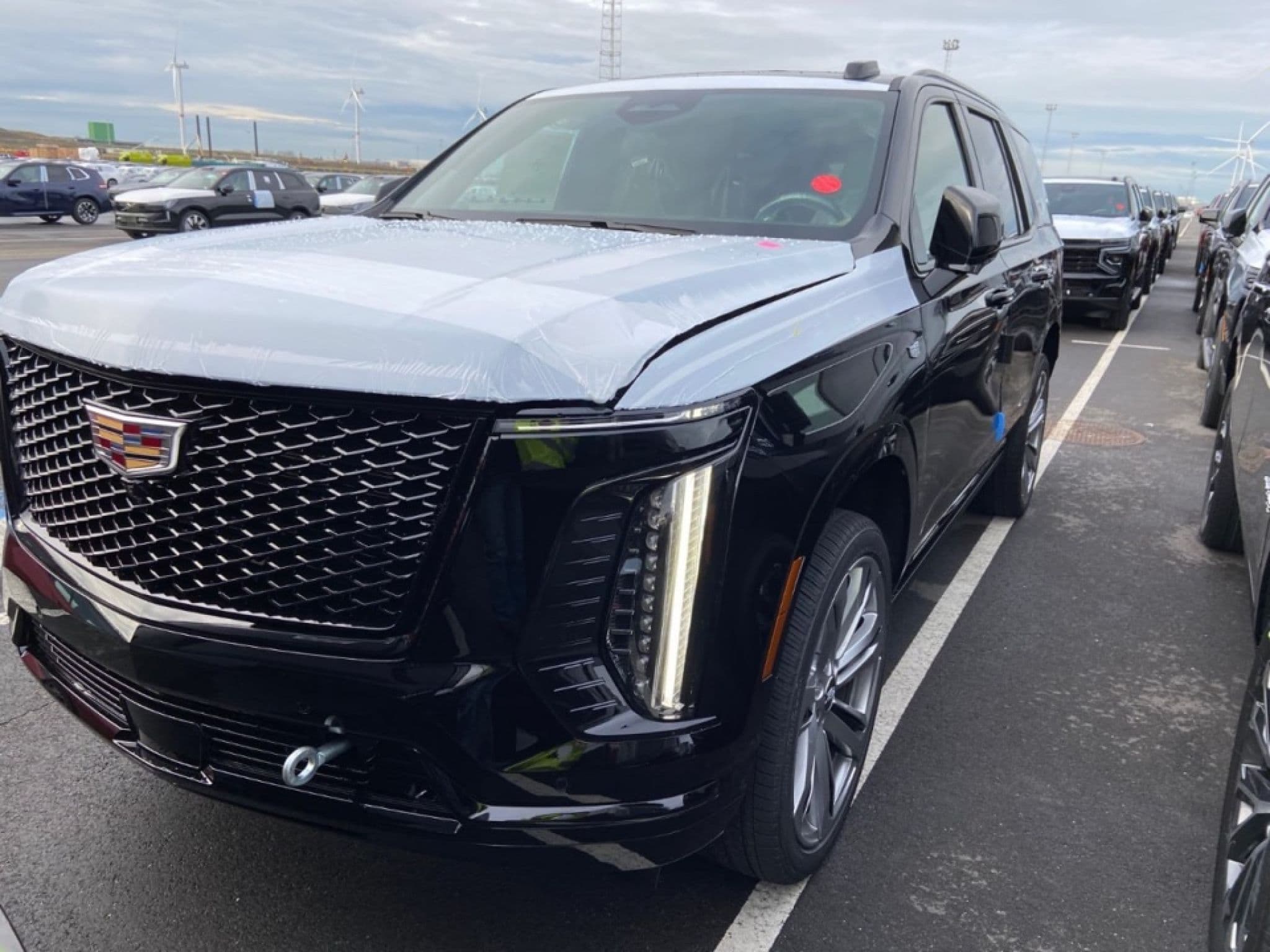 Cadillac Escalade - 1