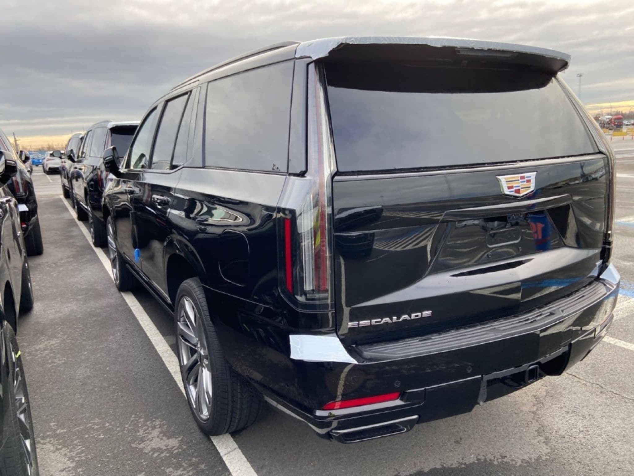 Cadillac Escalade - 2