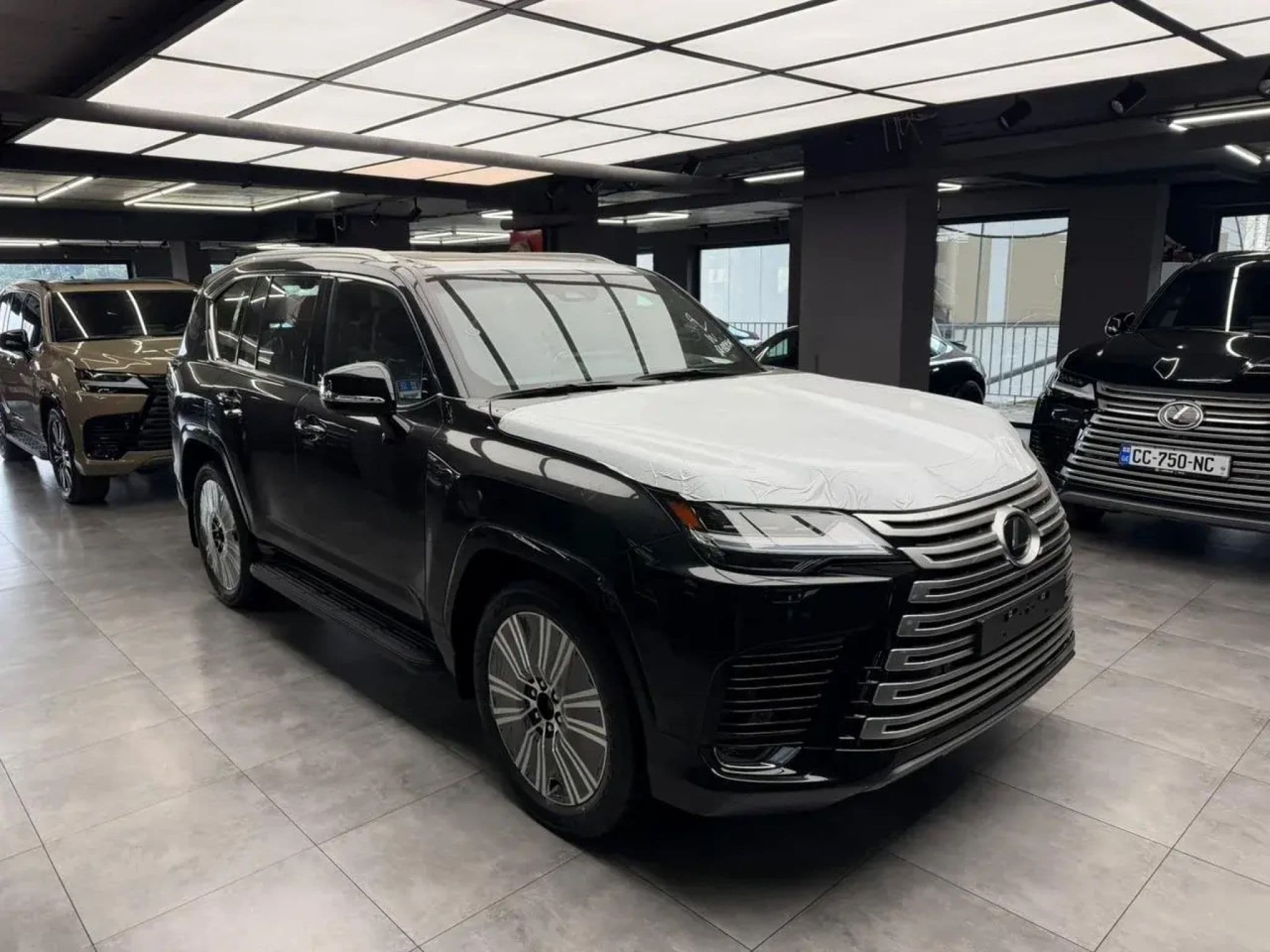 Lexus LX - 1