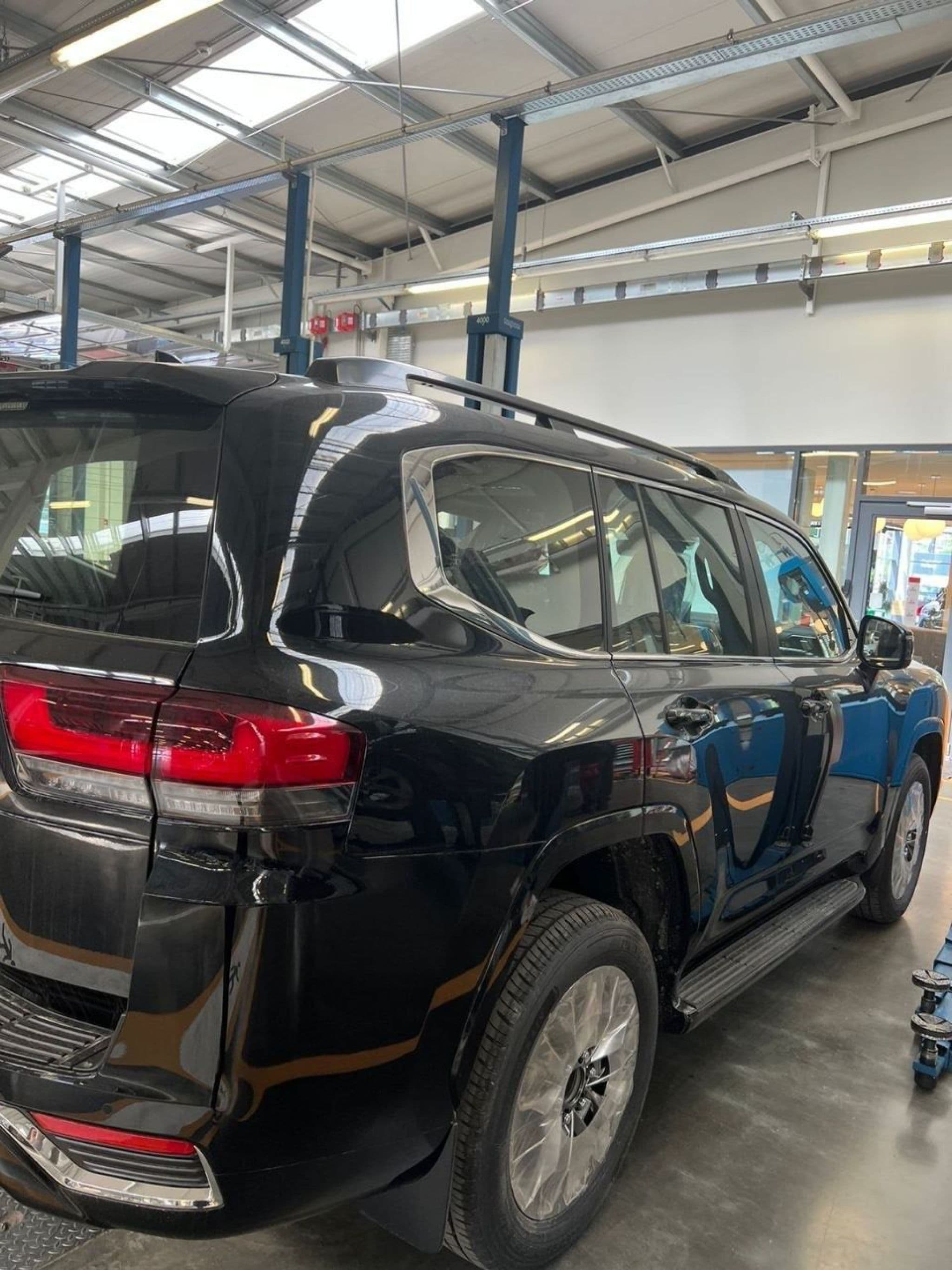 Toyota Land Cruiser - 5