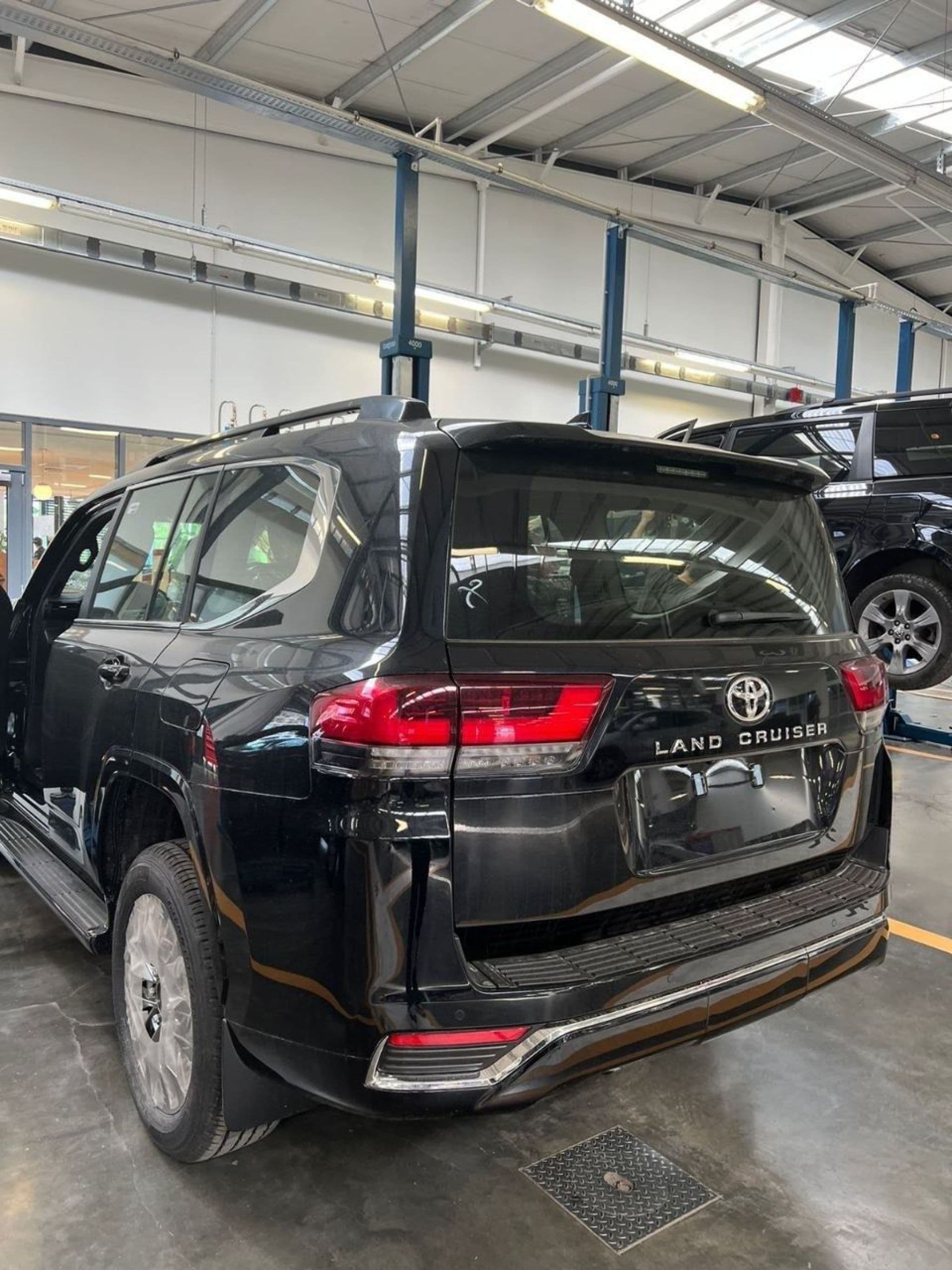 Toyota Land Cruiser - 3