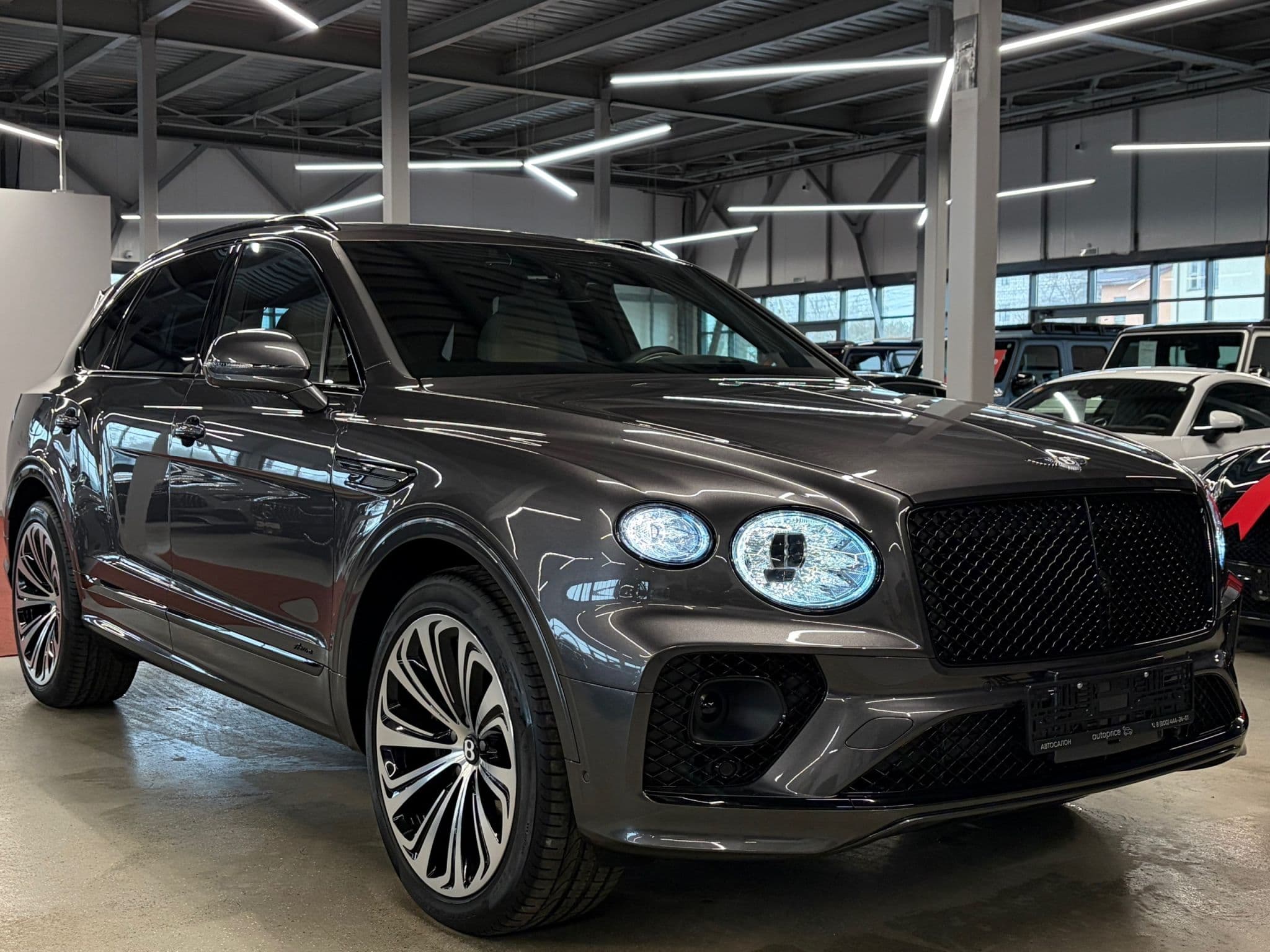 Bentley Bentayga - 4