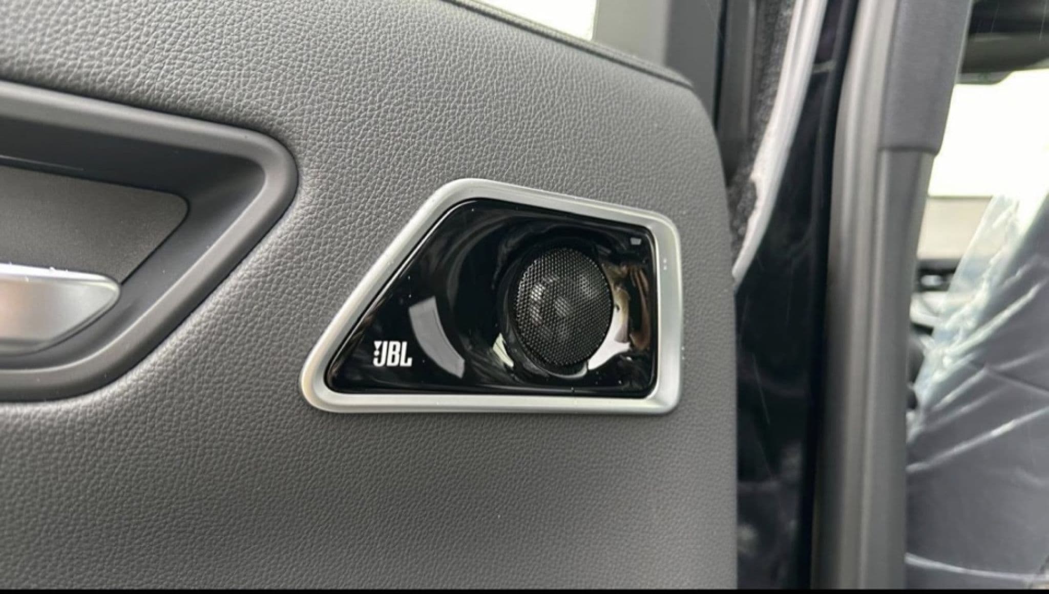 Toyota Land Cruiser - 4