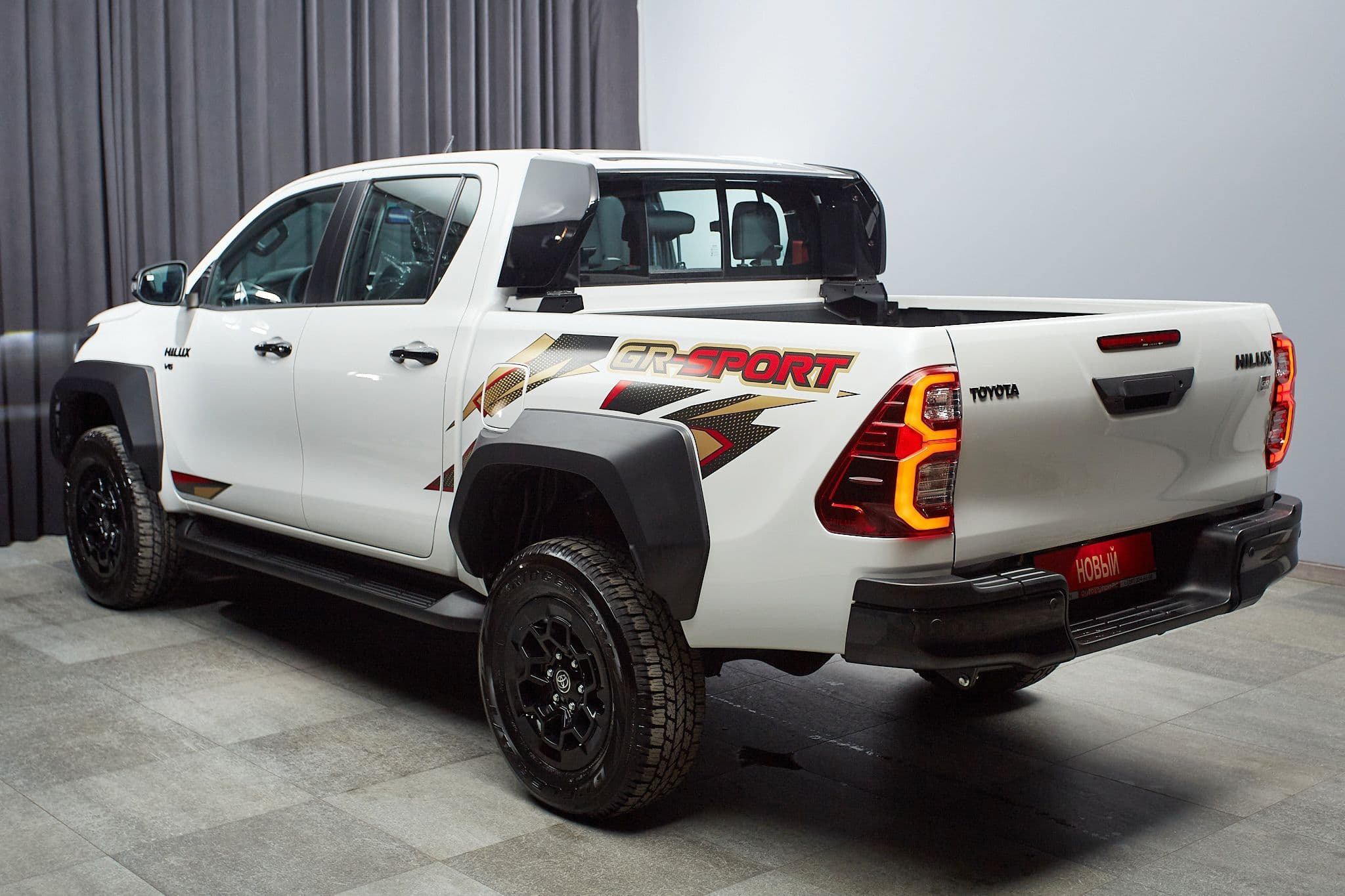Toyota Hilux - 4