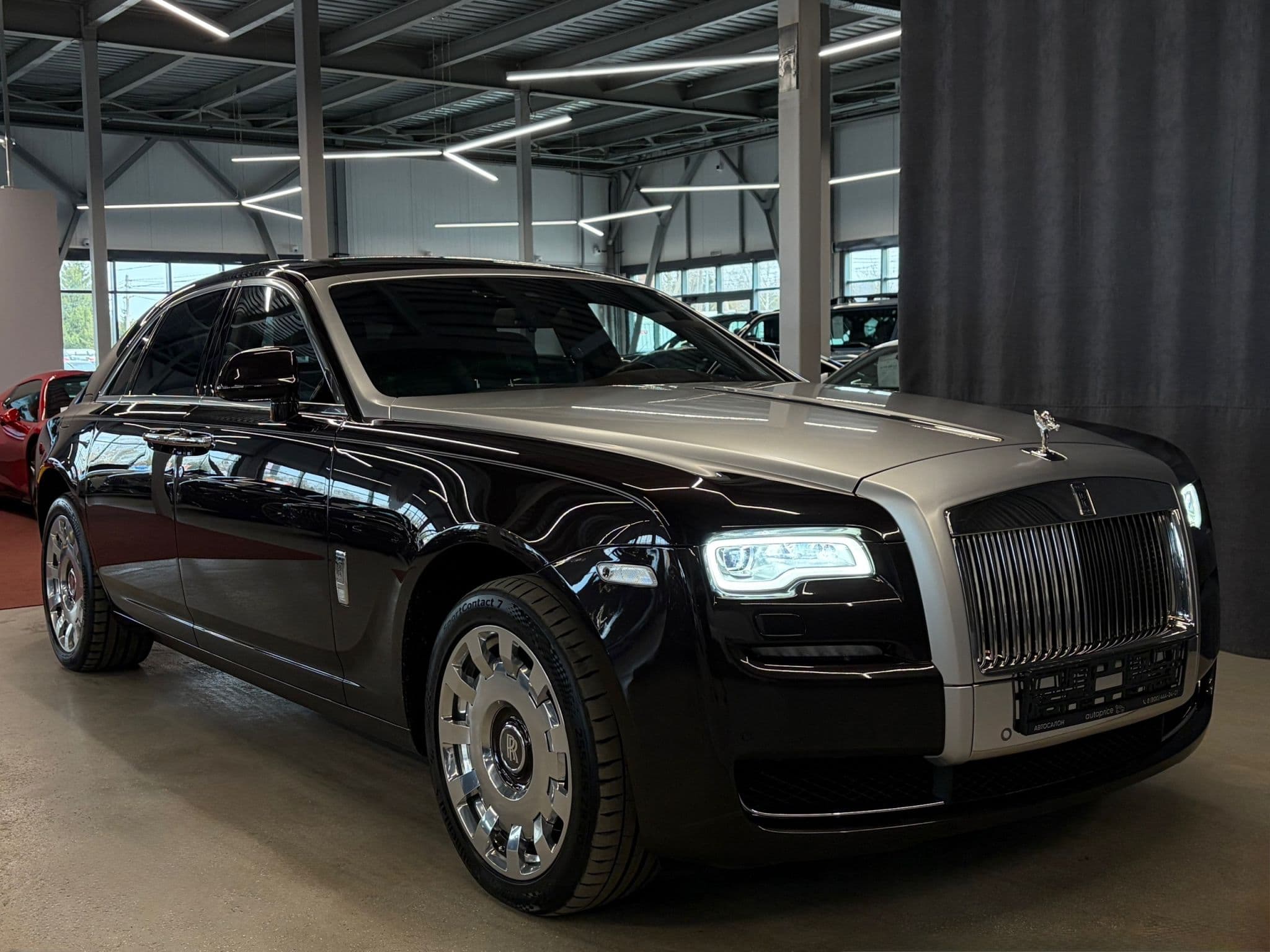 Rolls-Royce Ghost - 4