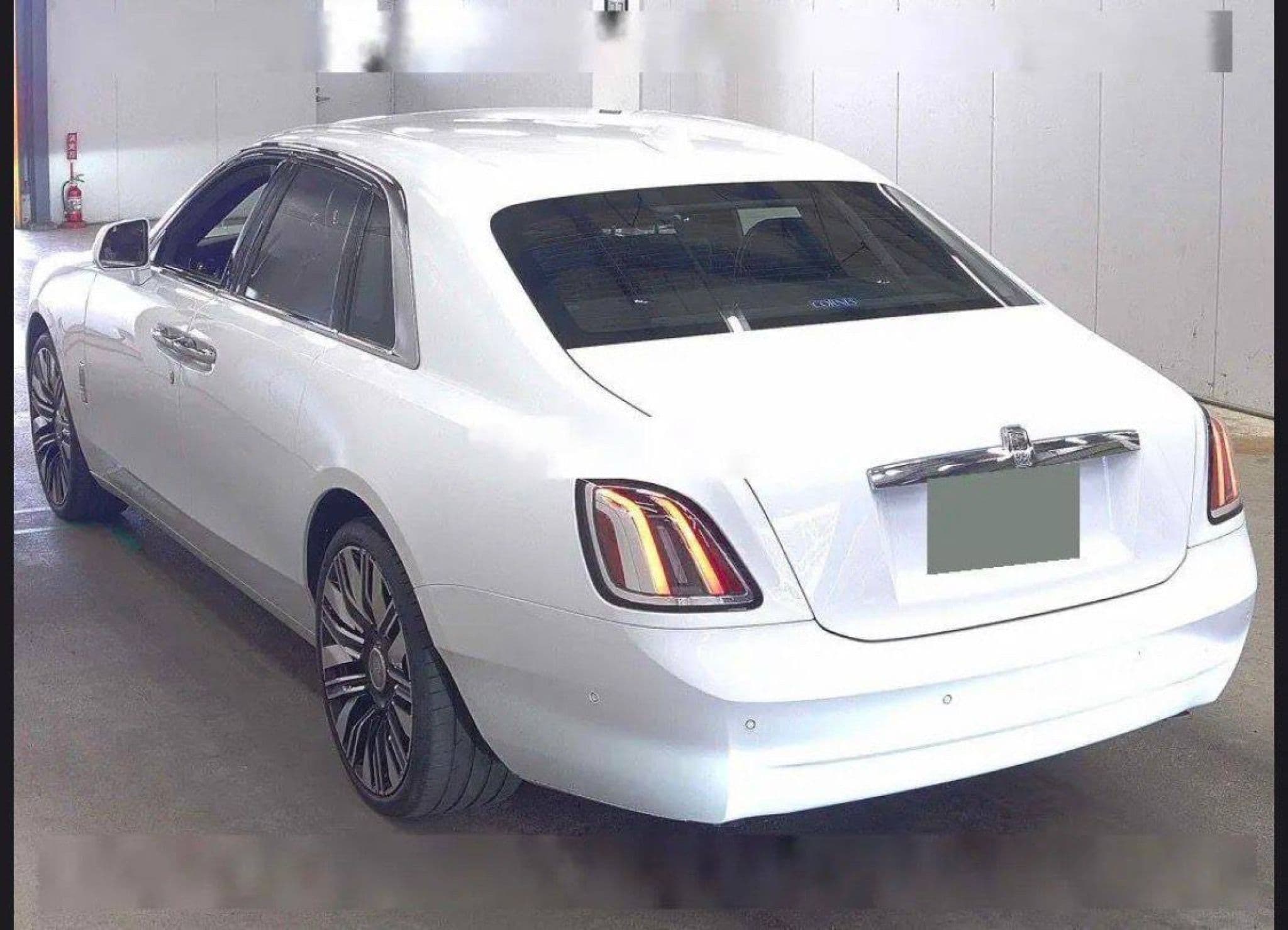 Rolls-Royce Ghost - 5