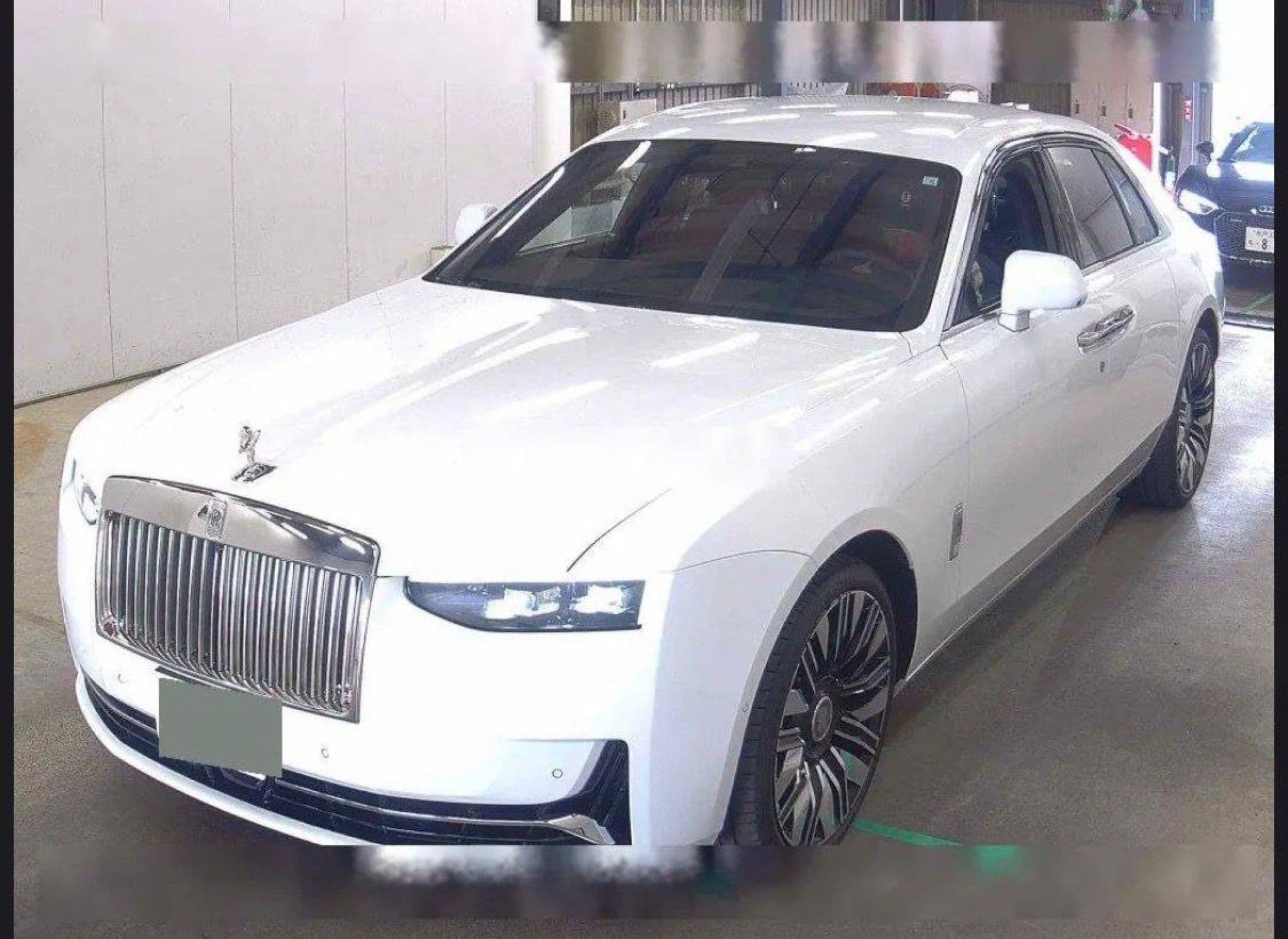 Rolls-Royce Ghost - 2