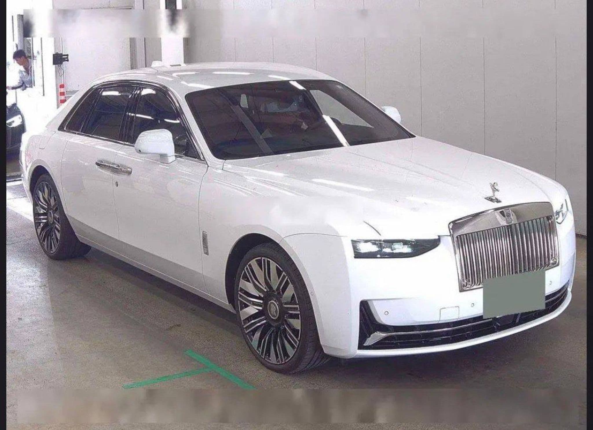 Rolls-Royce Ghost - 3