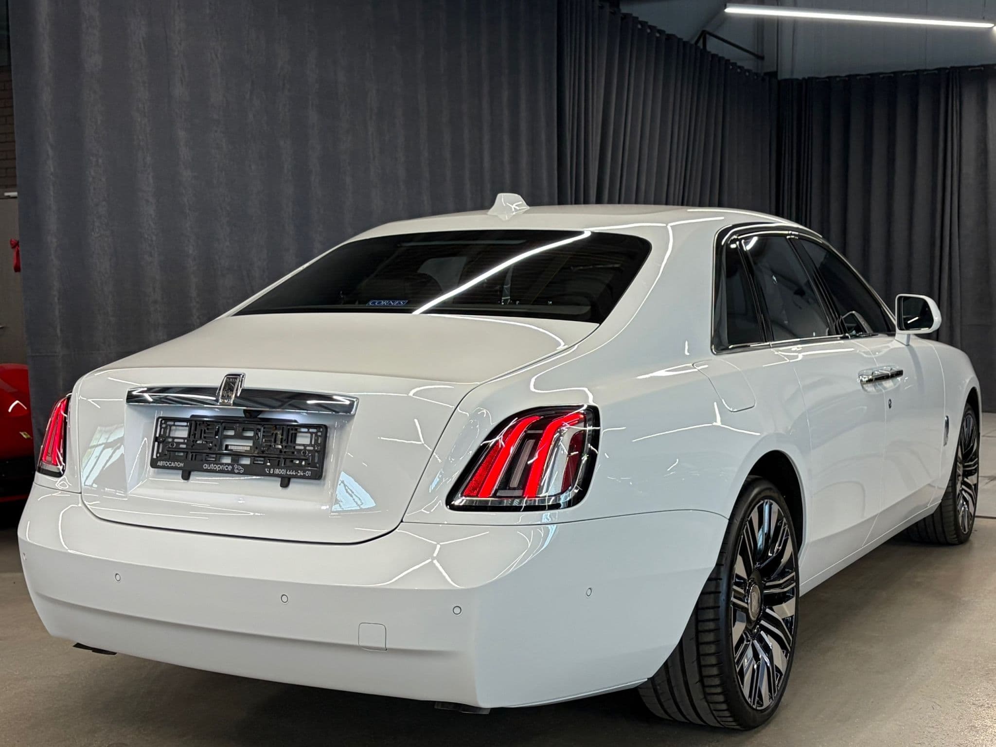 Rolls-Royce Ghost - 5