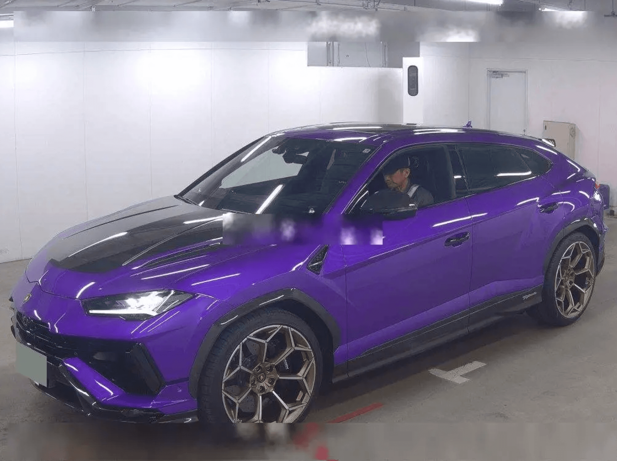 Lamborghini Urus - 3