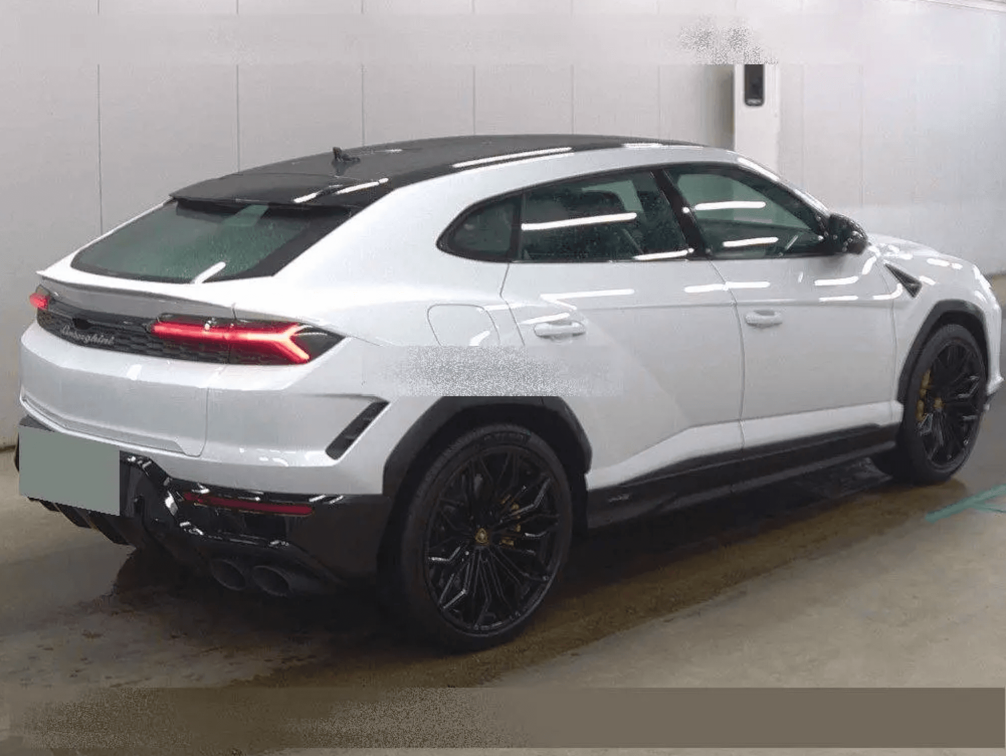Lamborghini Urus - 4