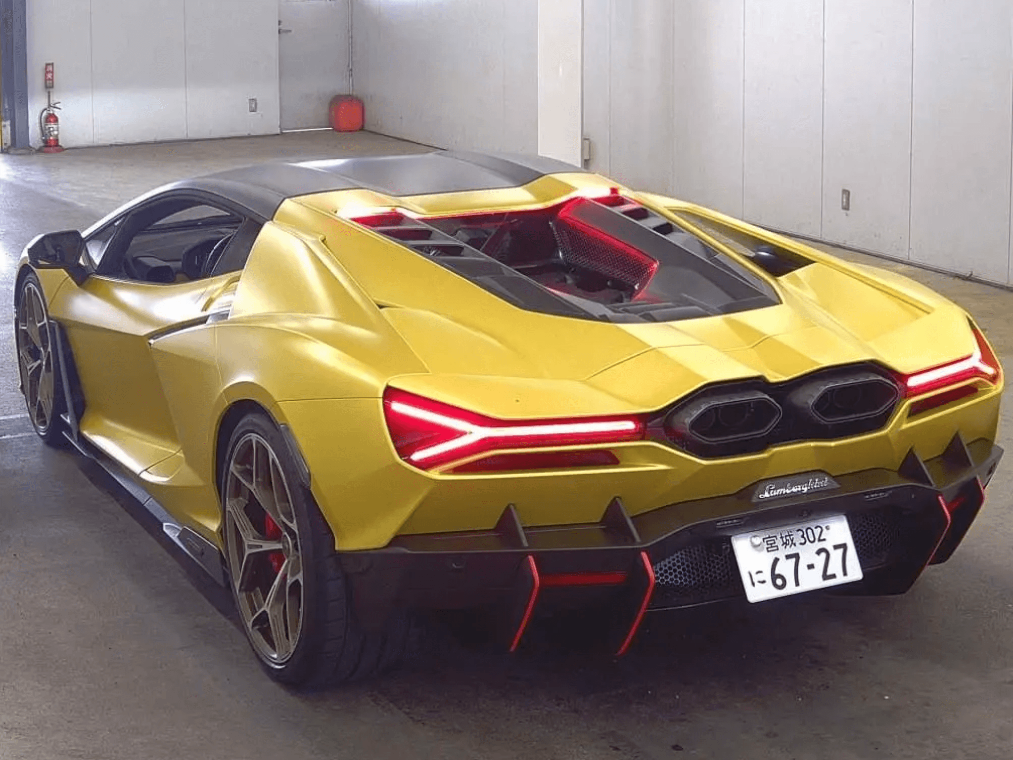 Lamborghini Revuelto - 2