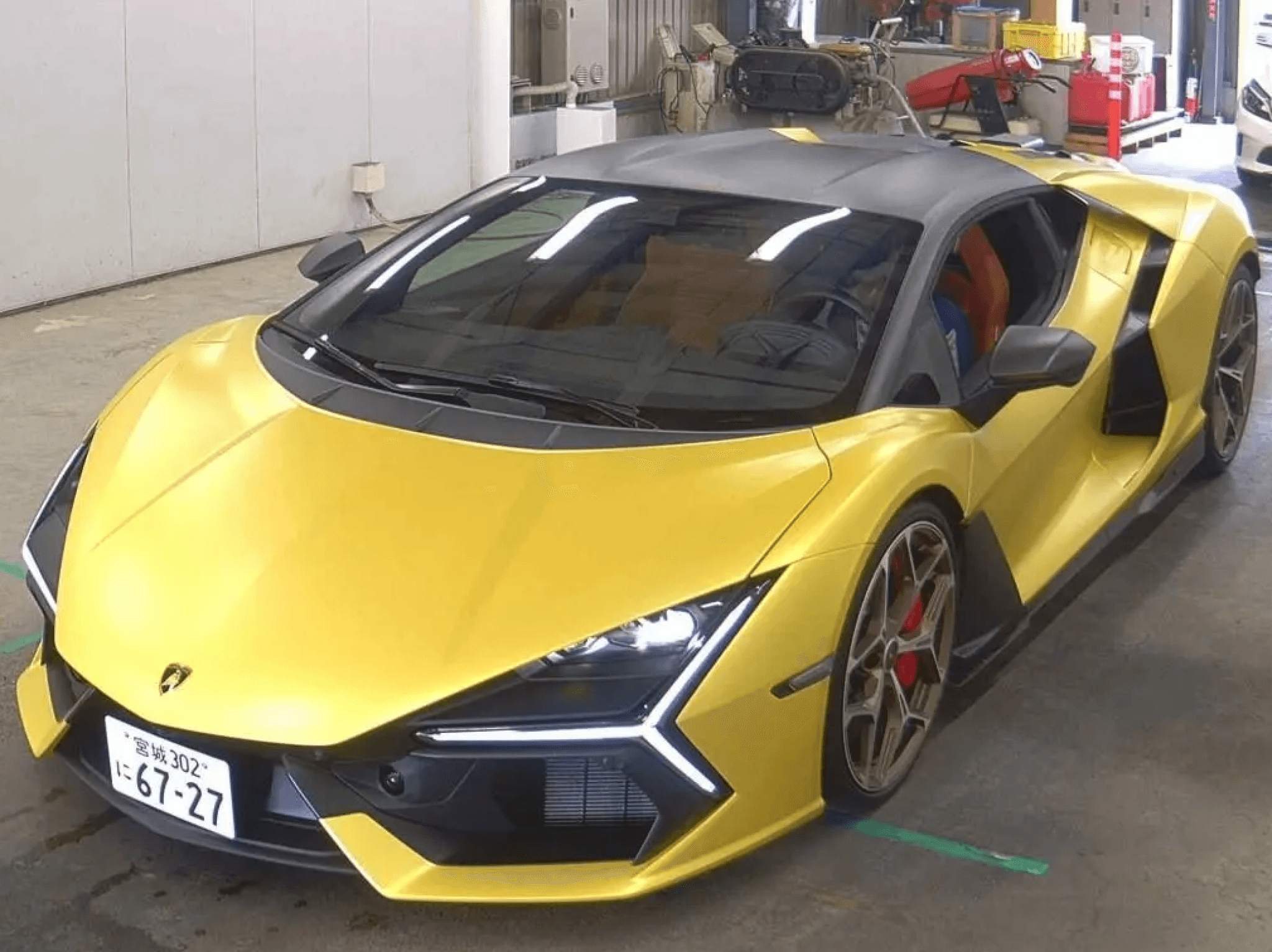 Lamborghini Revuelto - 3