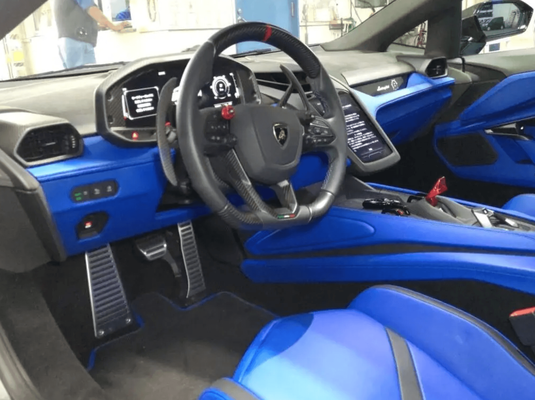 Lamborghini Revuelto - 3