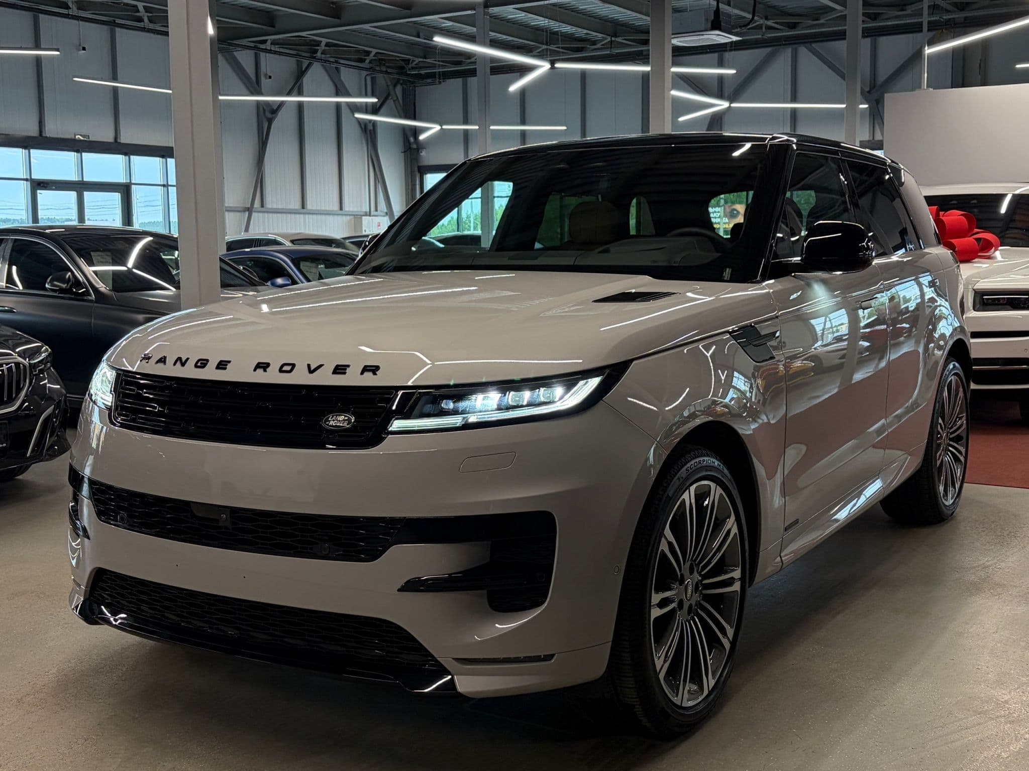 Land Rover Range Rover Sport - 1