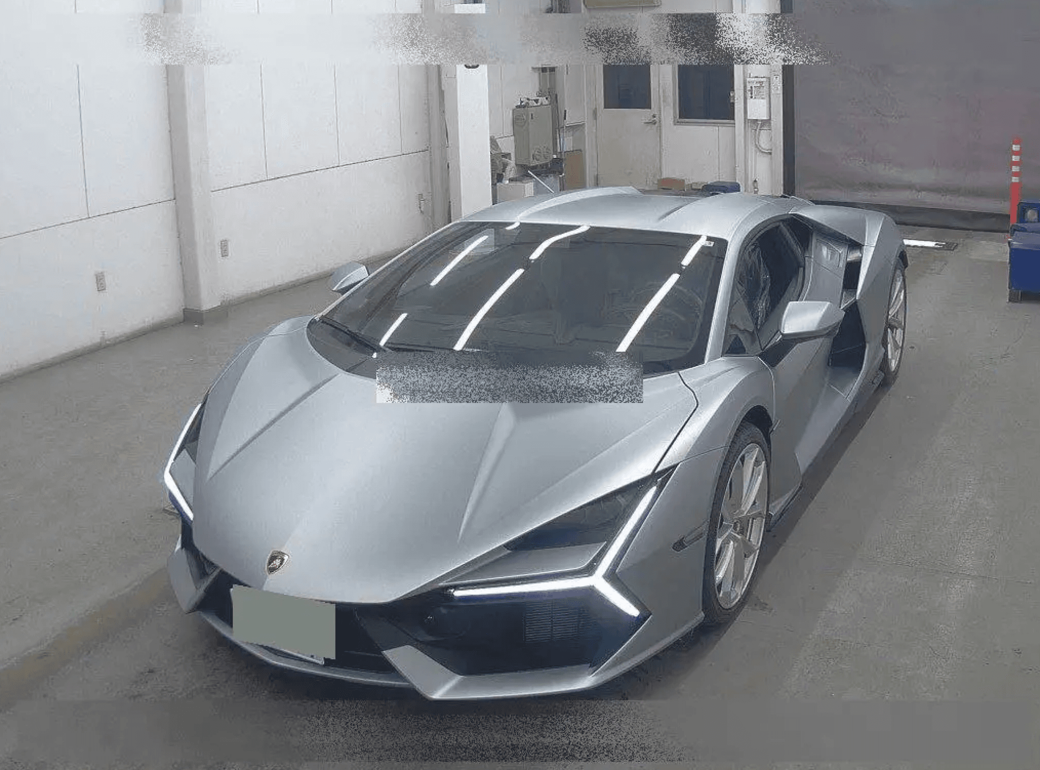 Lamborghini Revuelto - 3