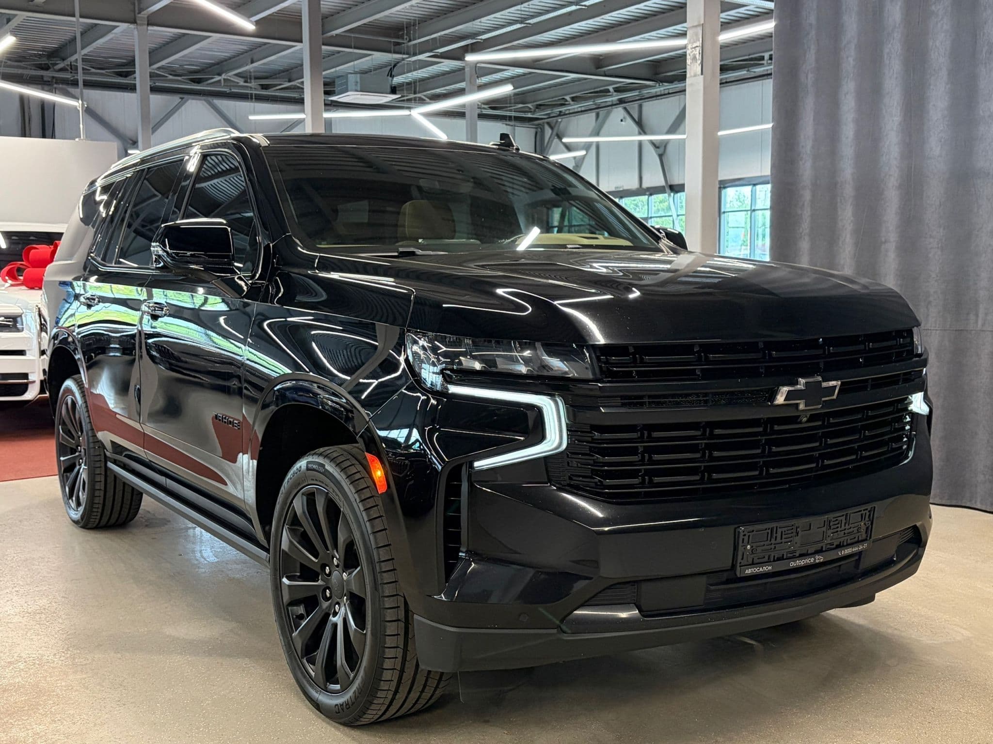 Chevrolet Tahoe - 4