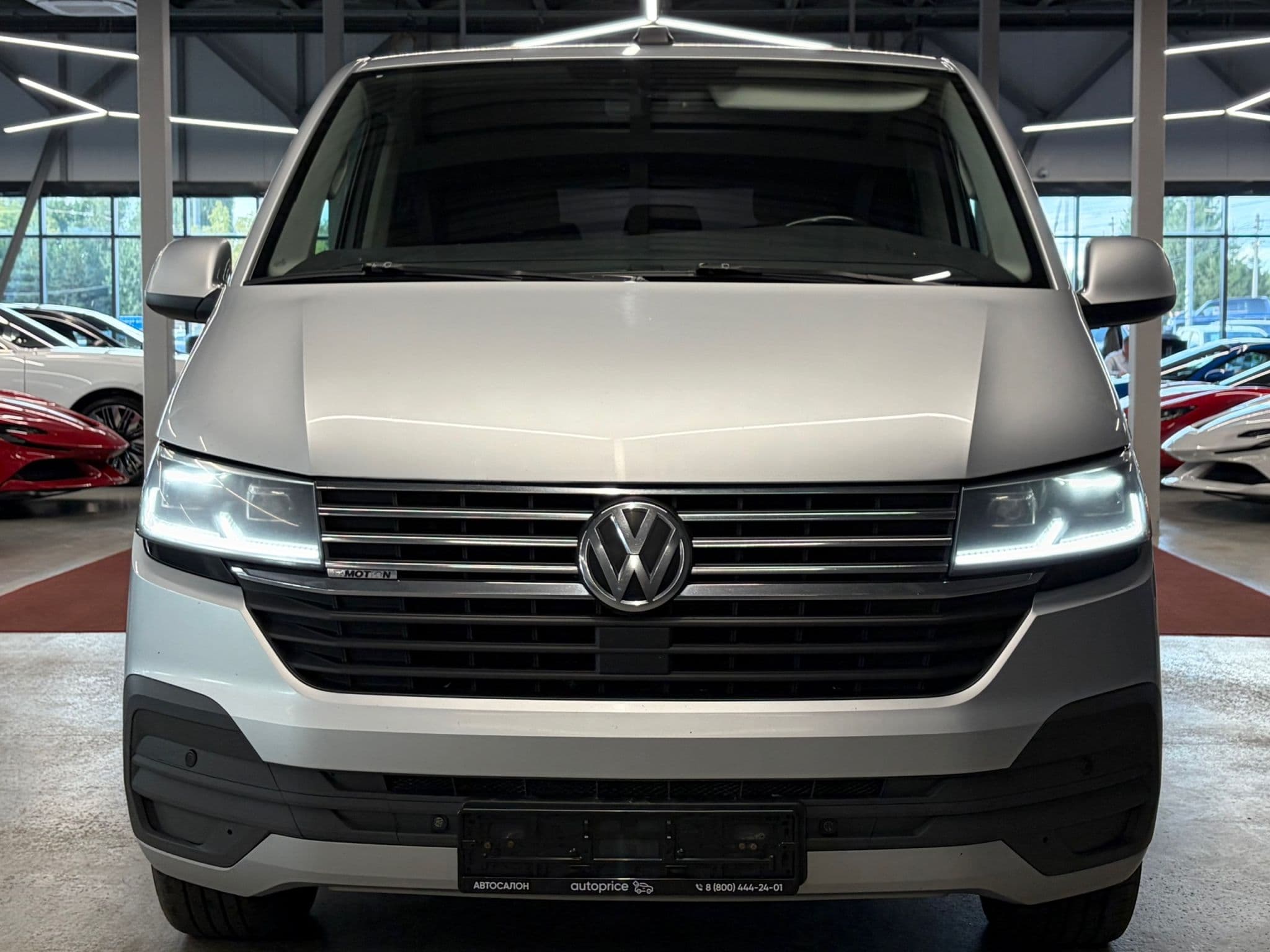 Volkswagen Caravelle - 3